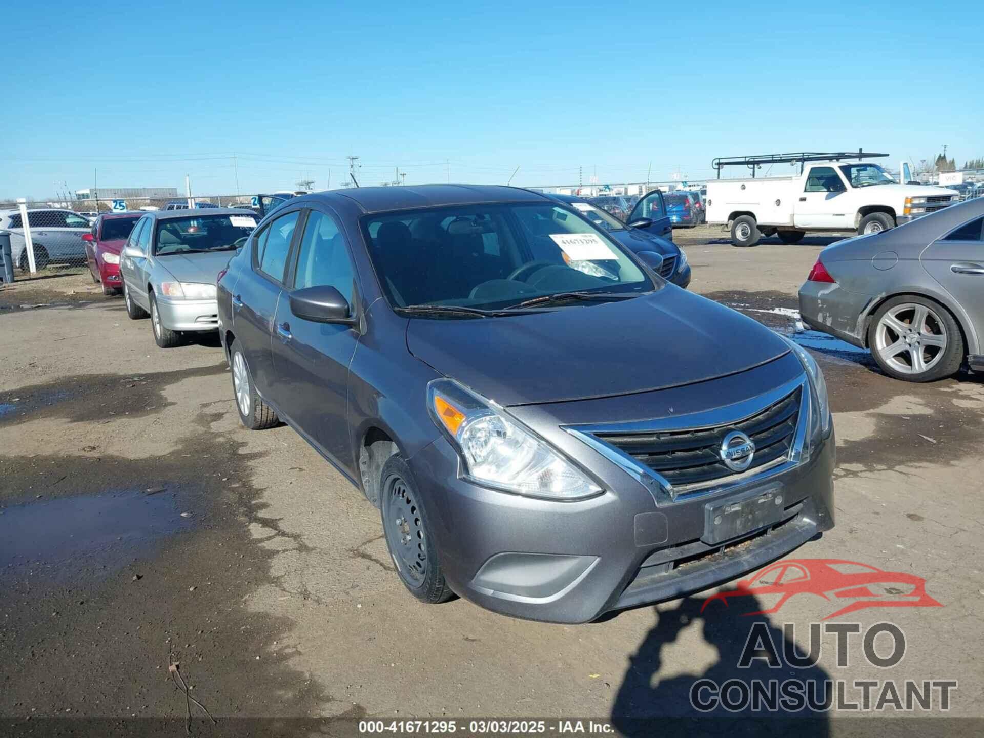 NISSAN VERSA 2017 - 3N1CN7AP7HL800900