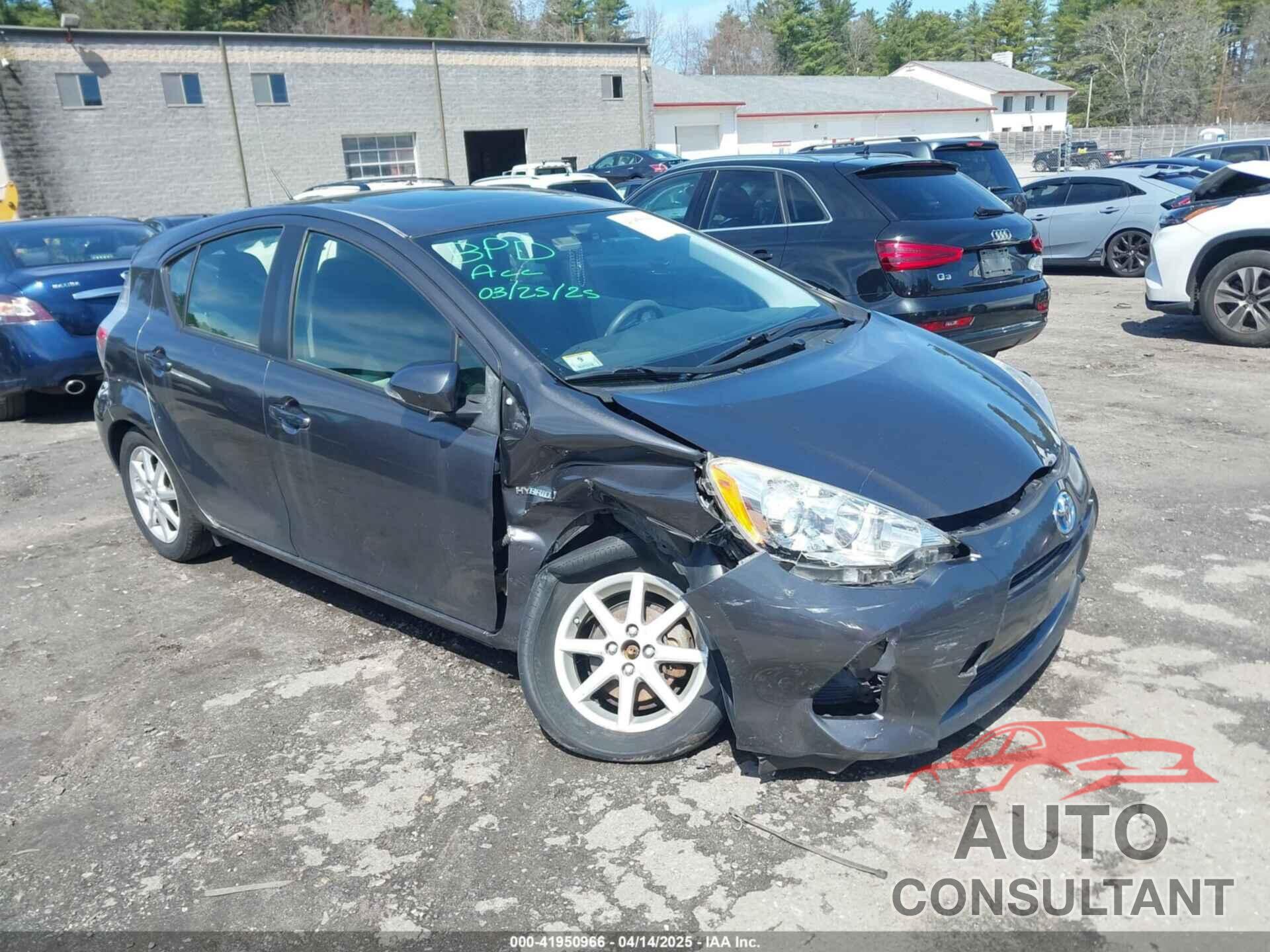 TOYOTA PRIUS C 2014 - JTDKDTB32E1070932