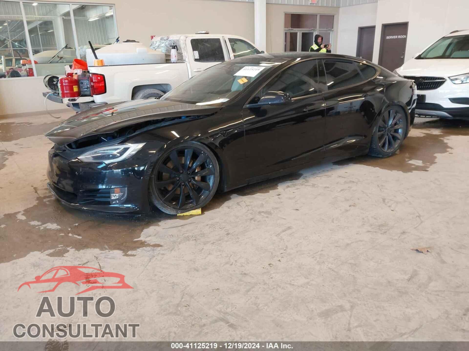 TESLA MODEL S 2017 - 5YJSA1E20HF212187