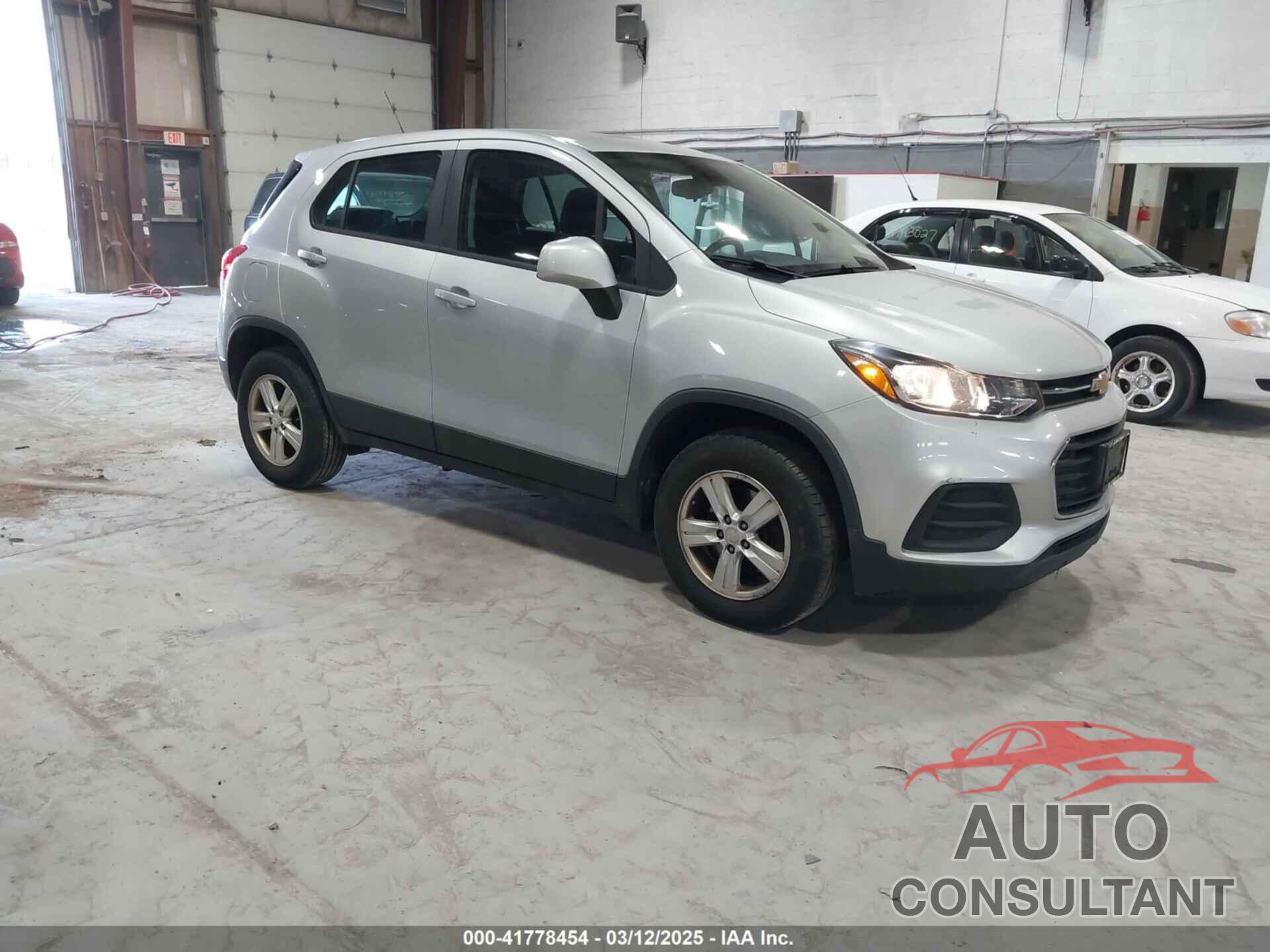 CHEVROLET TRAX 2017 - 3GNCJNSB2HL175748