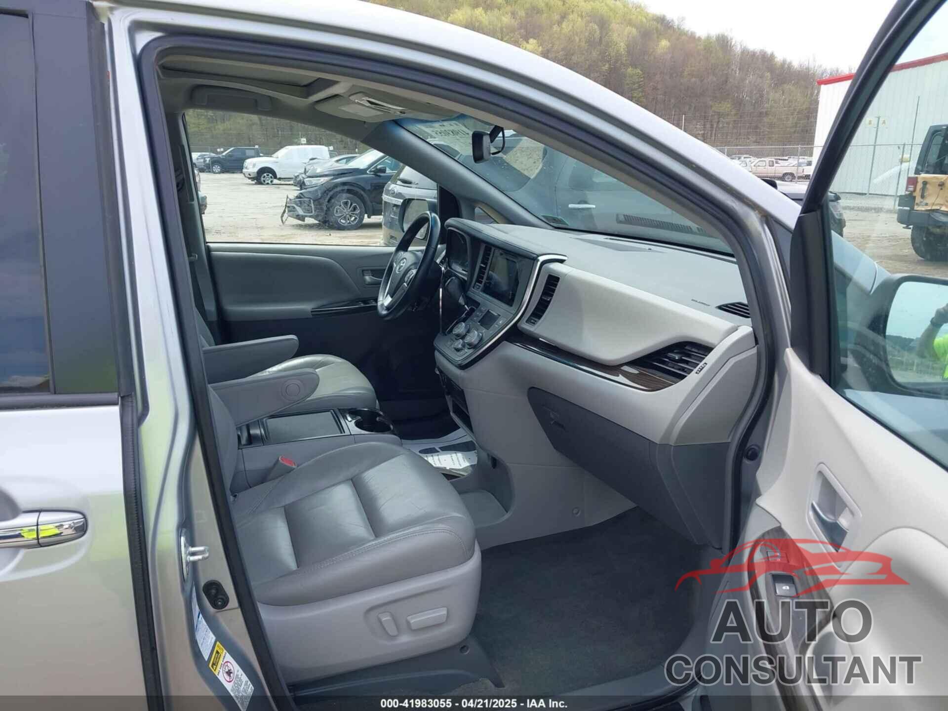 TOYOTA SIENNA 2017 - 5TDDZ3DC4HS164017