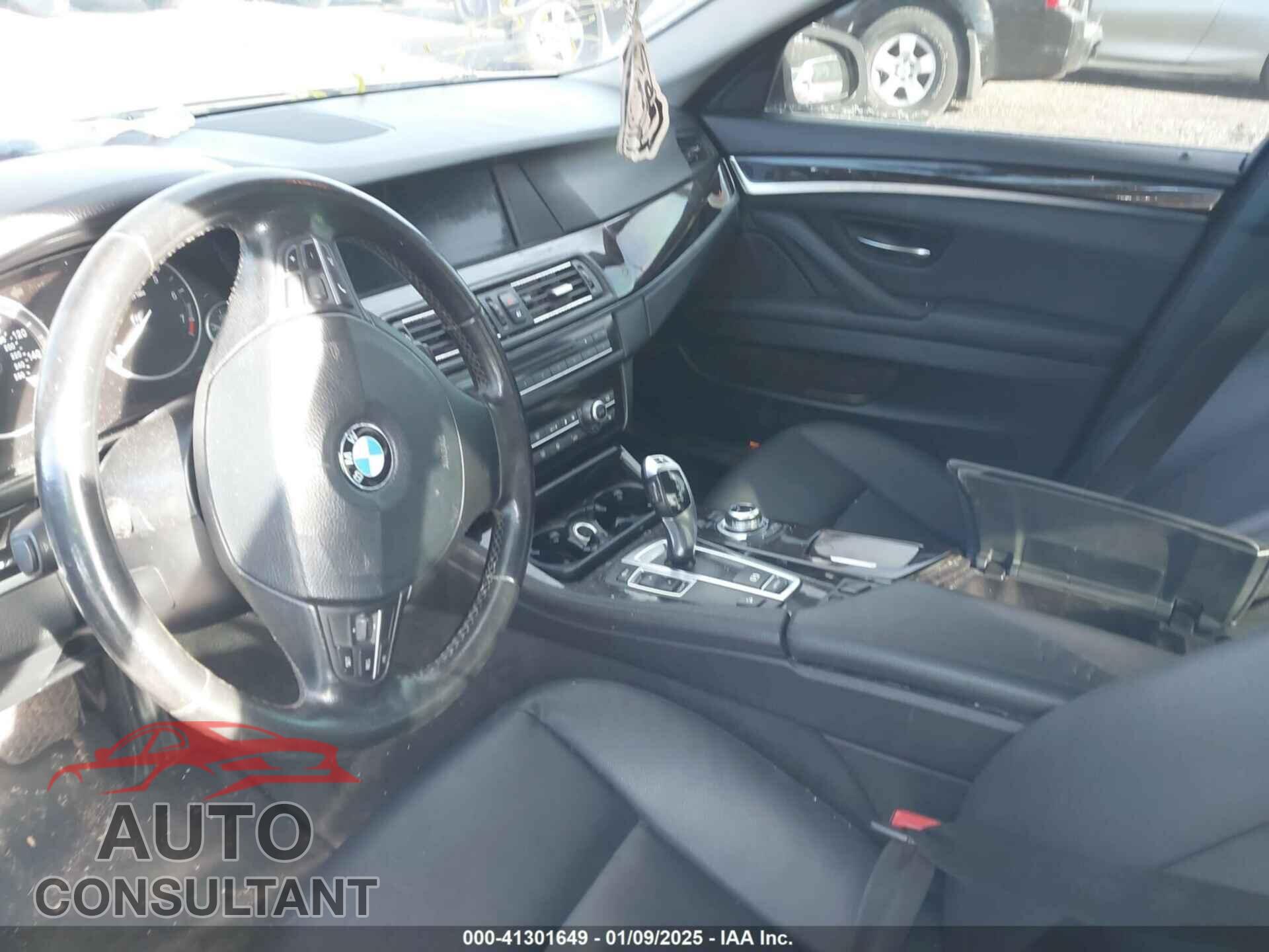 BMW 528I 2012 - WBAXH5C59CDW02238