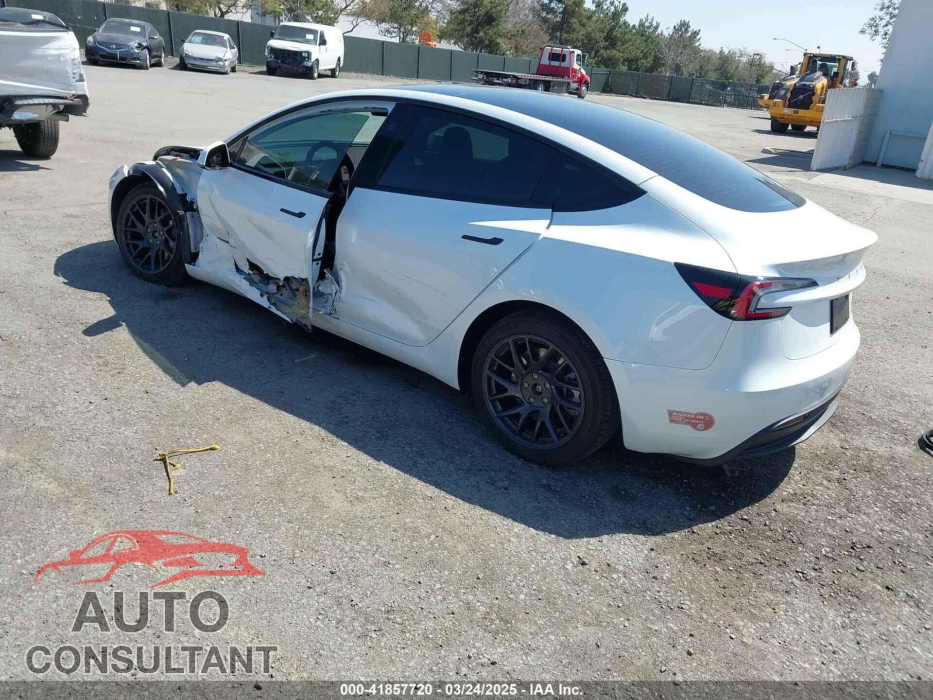 TESLA MODEL 3 2024 - 5YJ3E1EB2RF773730