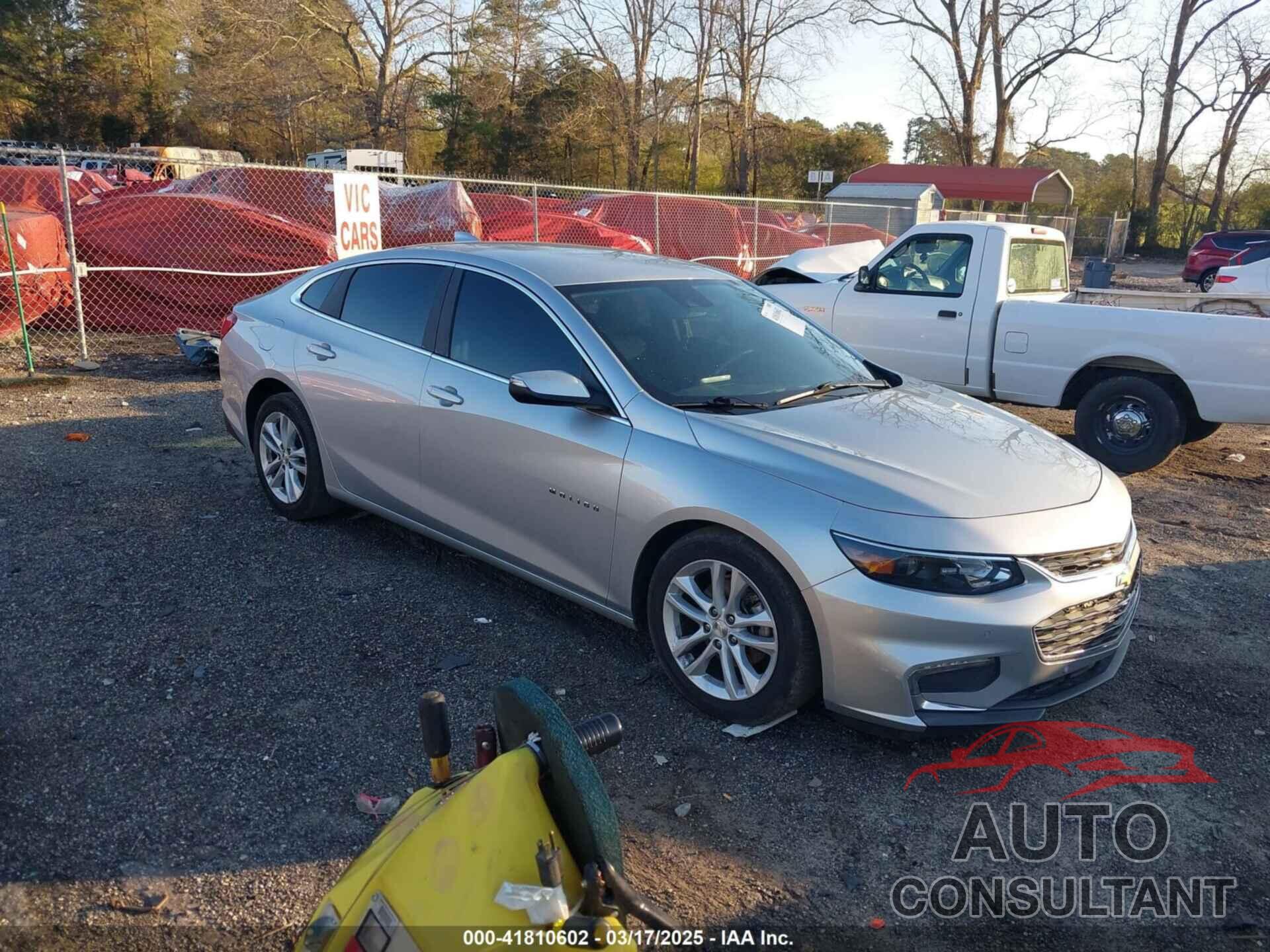 CHEVROLET MALIBU 2017 - 1G1ZE5ST8HF257440