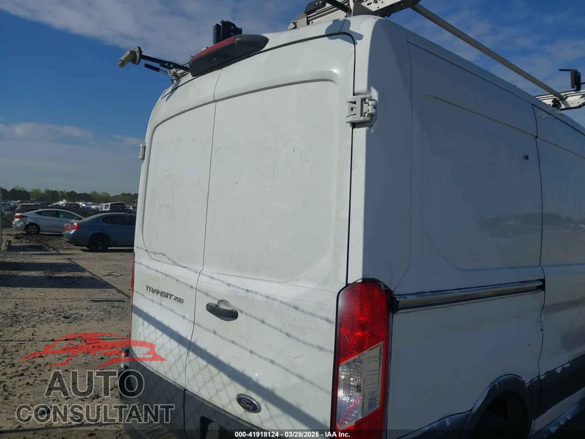 FORD TRANSIT-250 2018 - 1FTYR1CM3JKB05523