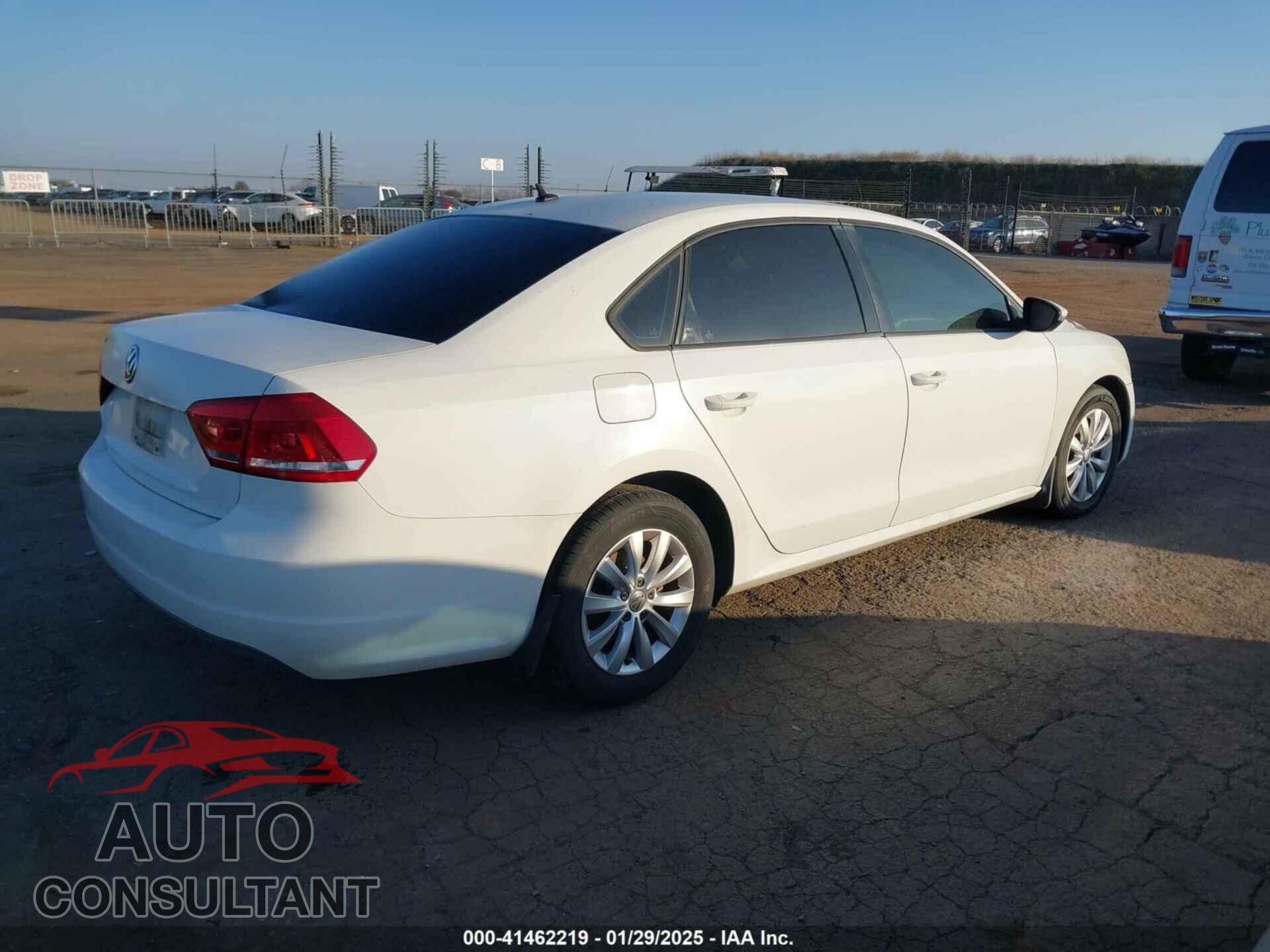 VOLKSWAGEN PASSAT 2012 - 1VWAP7A33CC014590