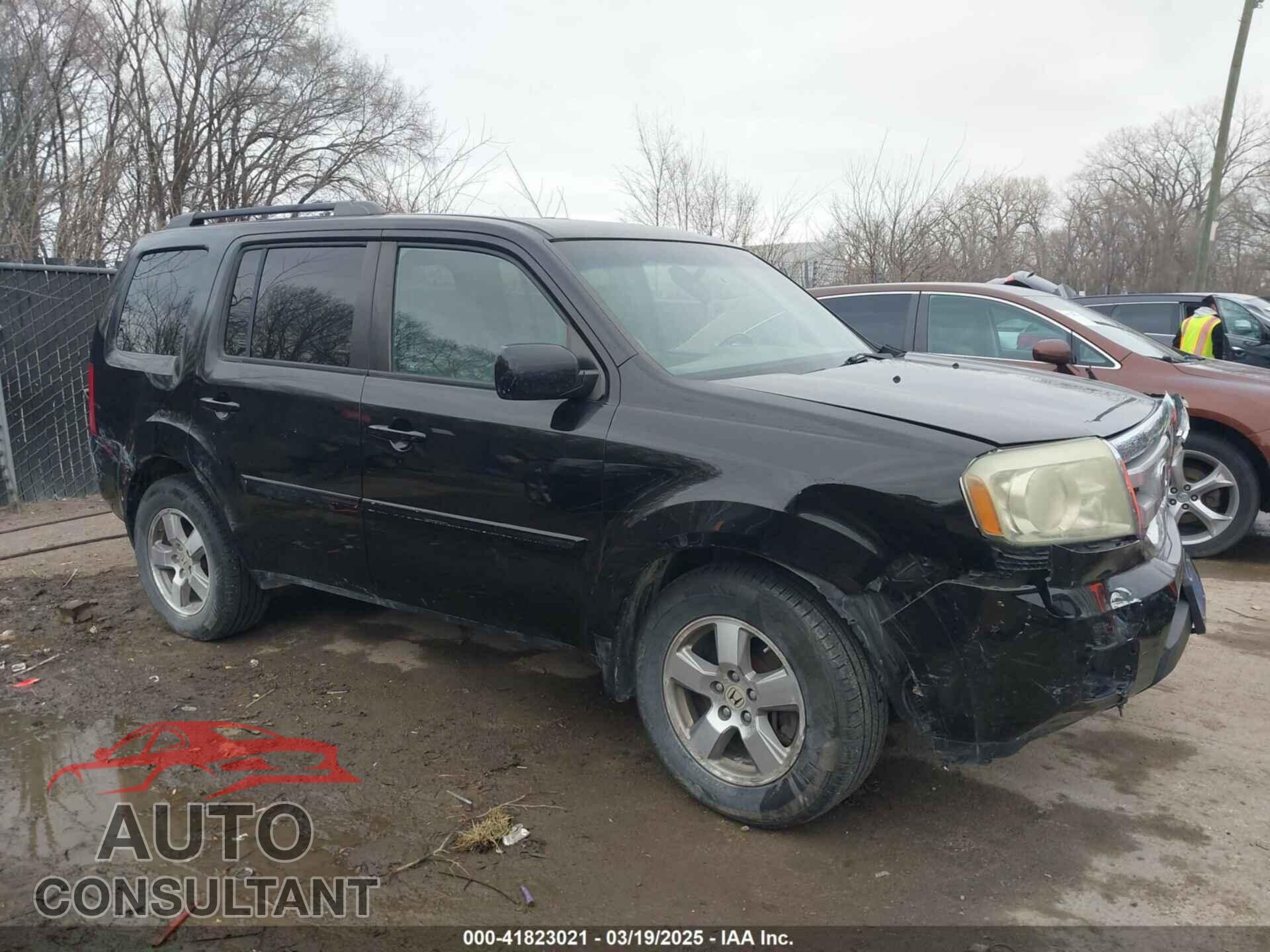 HONDA PILOT 2011 - 5FNYF4H61BB010963