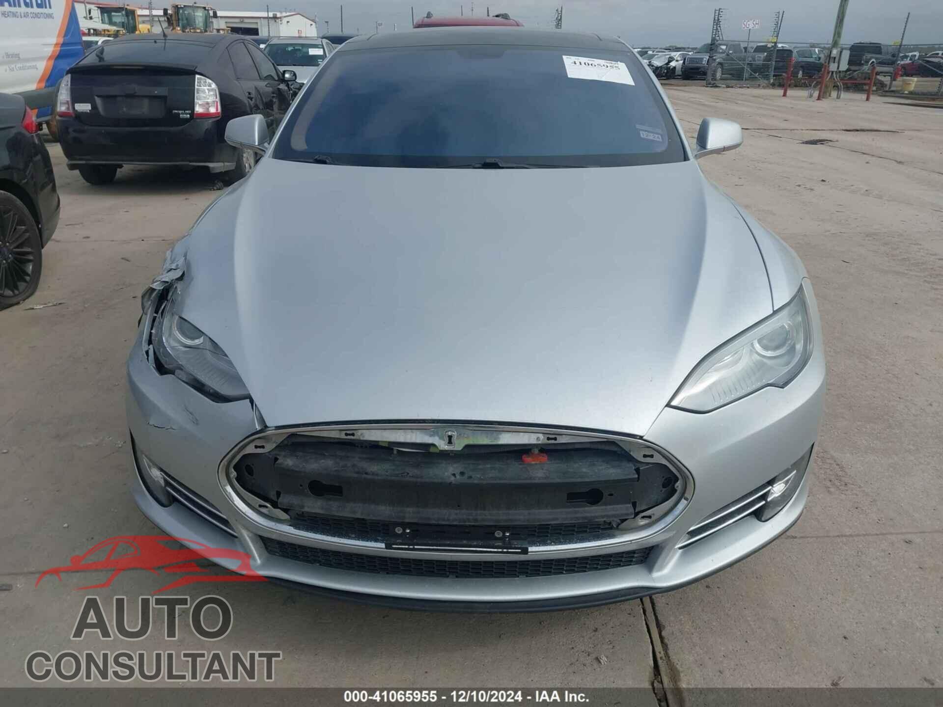 TESLA MODEL S 2013 - 5YJSA1DP2DFP17574