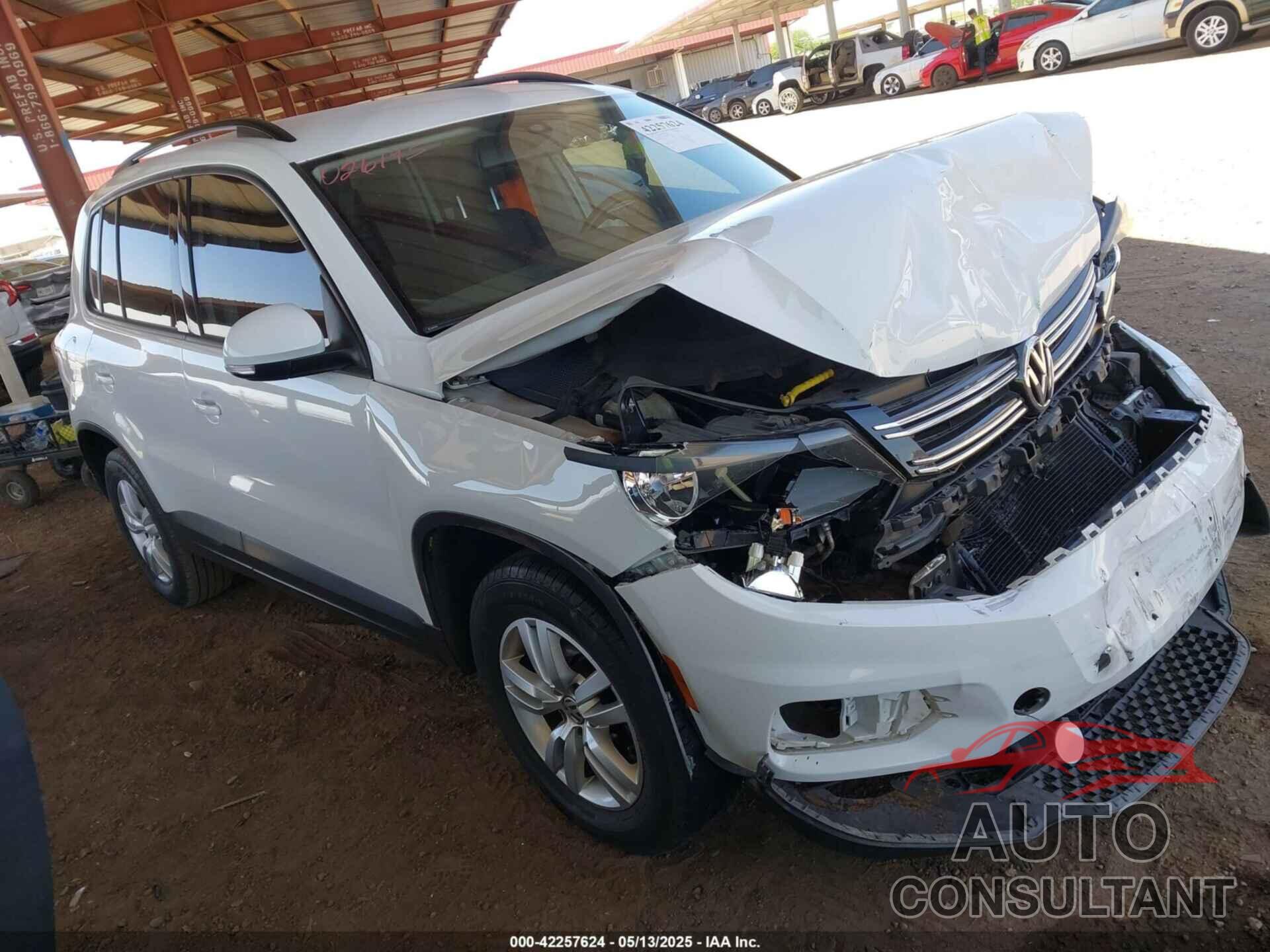 VOLKSWAGEN TIGUAN 2017 - WVGAV7AXXHK026143