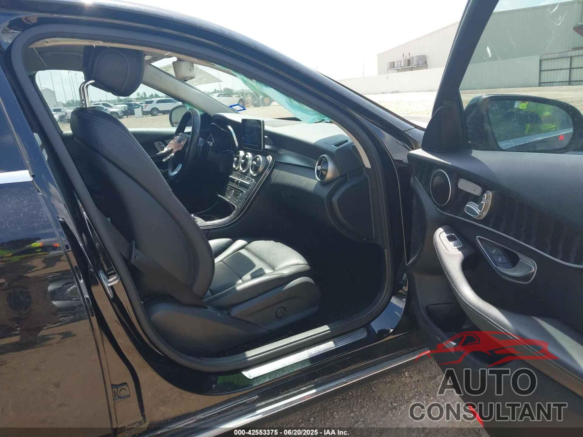 MERCEDES-BENZ C 300 2017 - 55SWF4JB7HU191170
