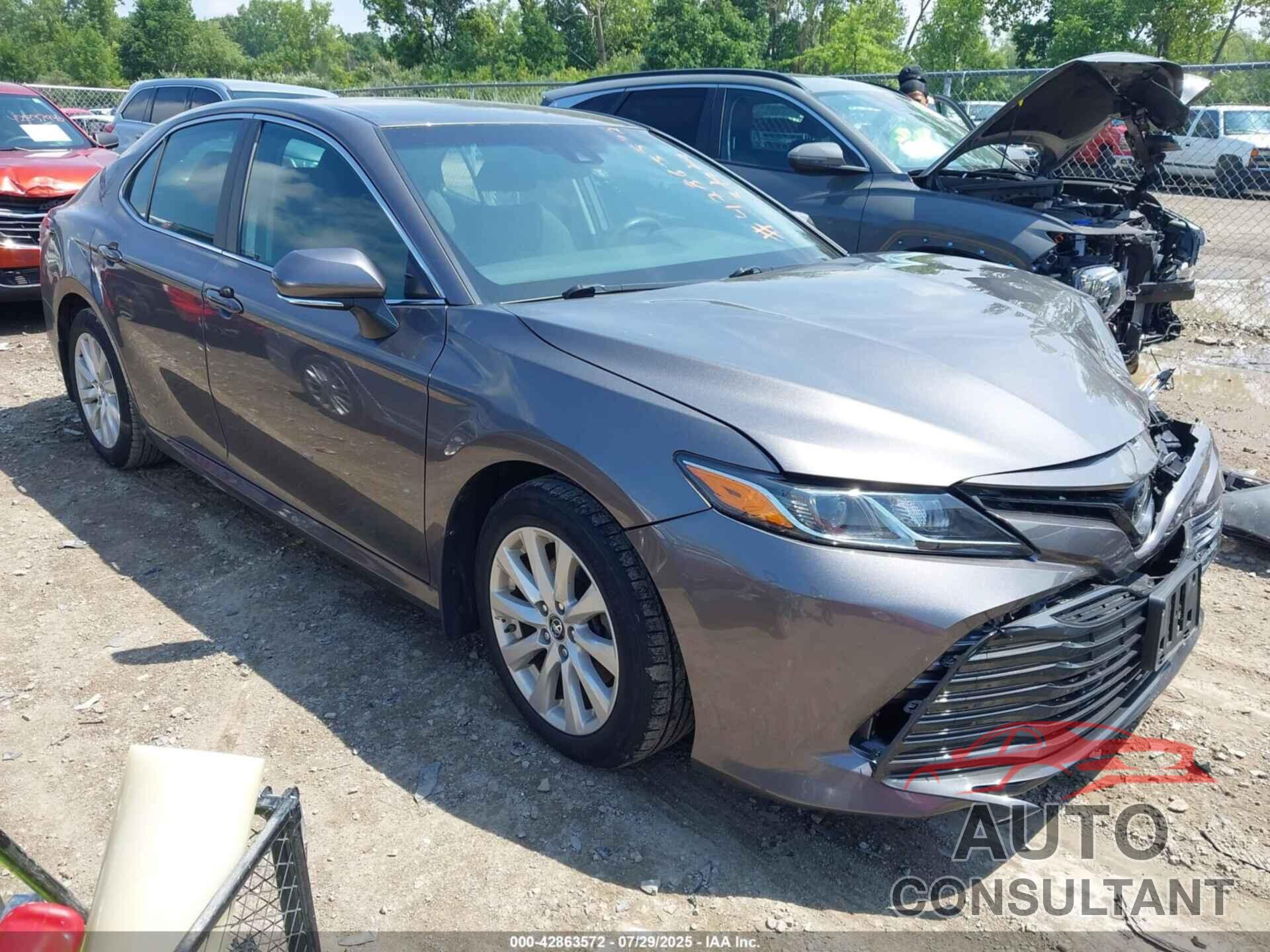 TOYOTA CAMRY 2018 - 4T1B11HK6JU141582