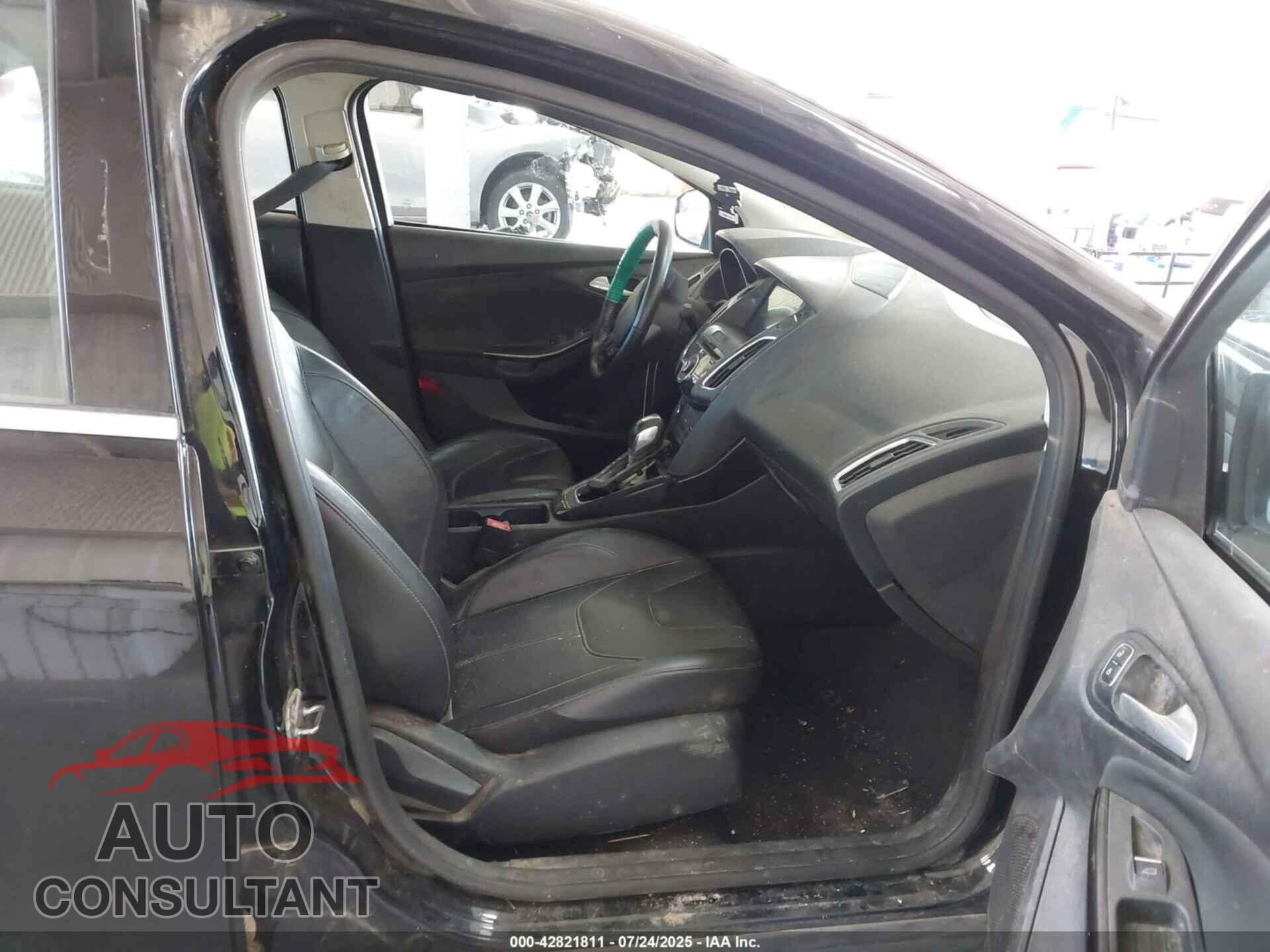 FORD FOCUS 2017 - 1FADP3J21HL228331