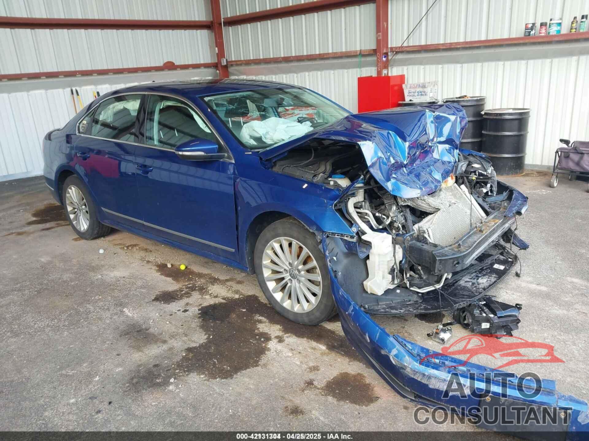 VOLKSWAGEN PASSAT 2017 - 1VWBT7A36HC025624