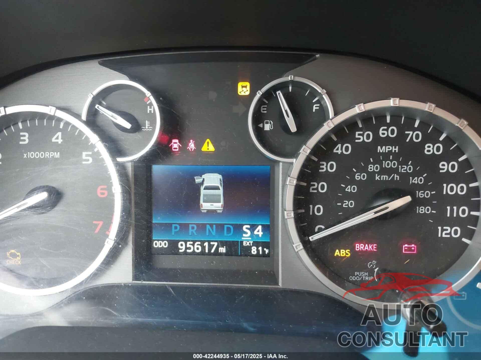 TOYOTA TUNDRA 2017 - 5TFEW5F14HX220598