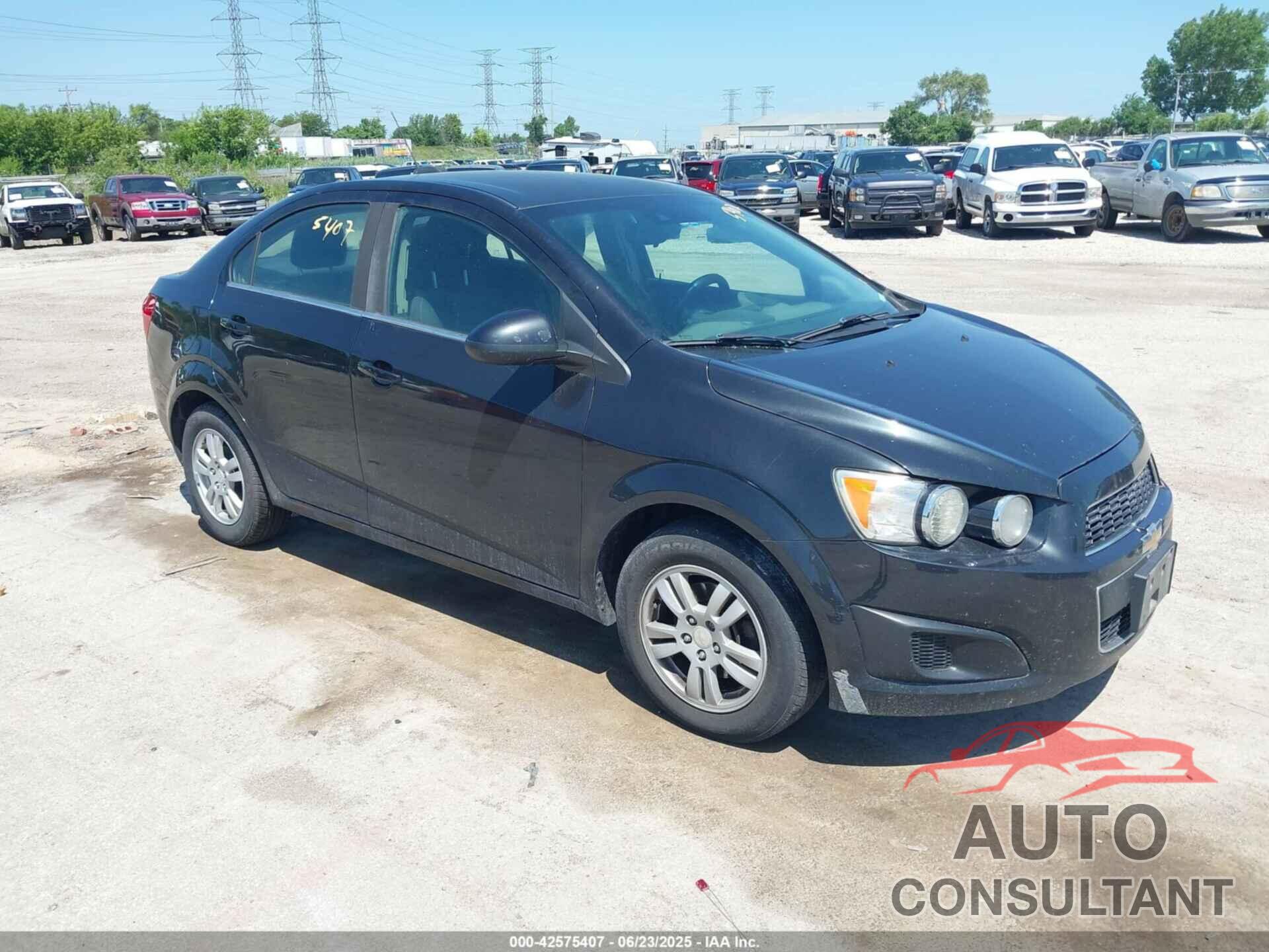 CHEVROLET SONIC 2015 - 1G1JC5SH0F4140247