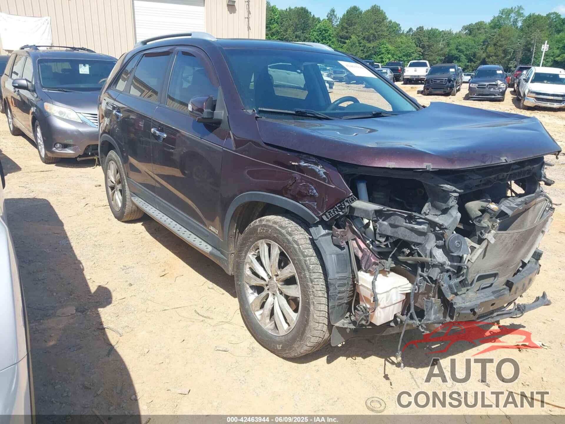 KIA SORENTO 2011 - 5XYKUCA10BG032384