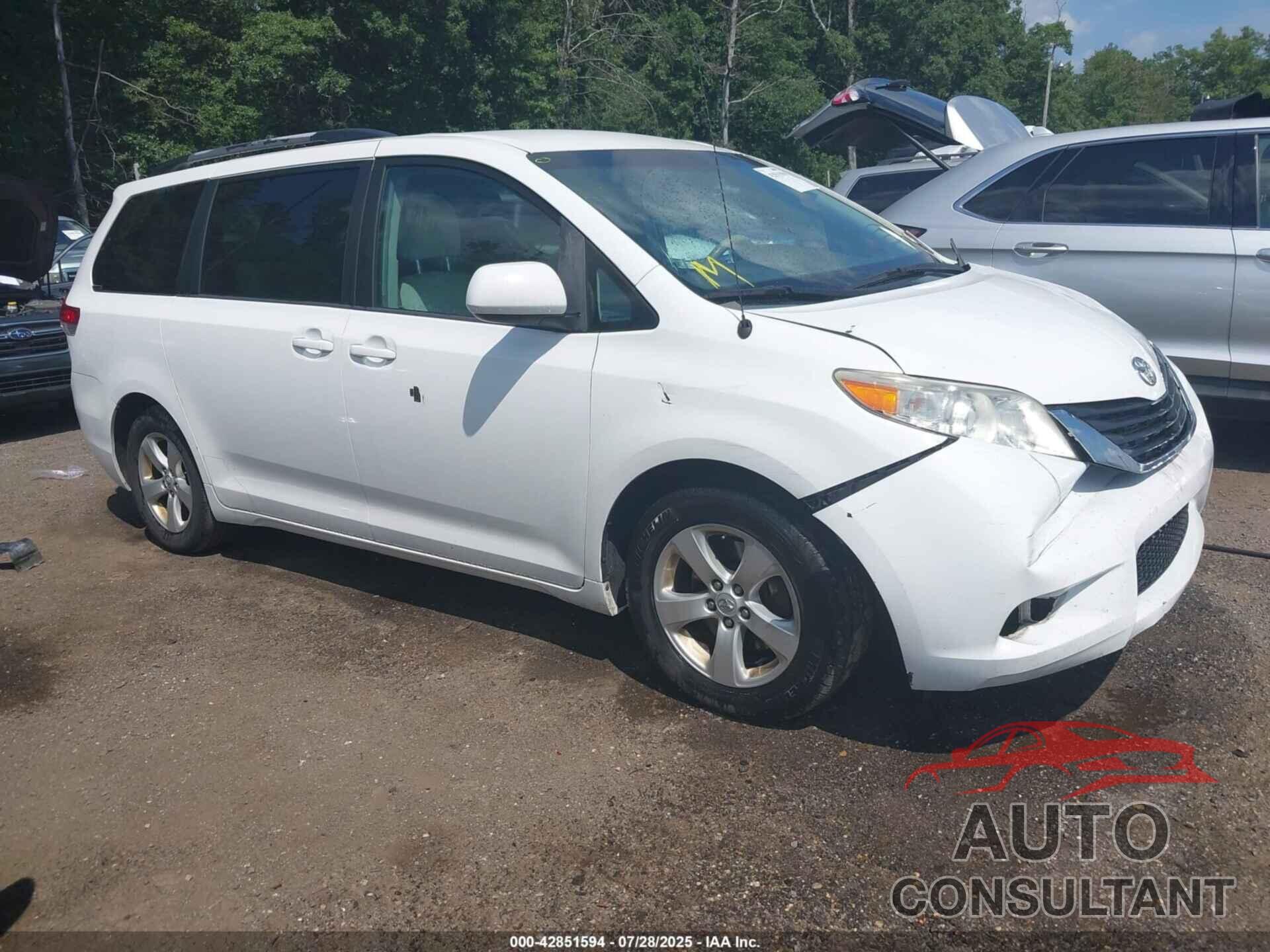 TOYOTA SIENNA 2013 - 5TDKK3DC8DS317567
