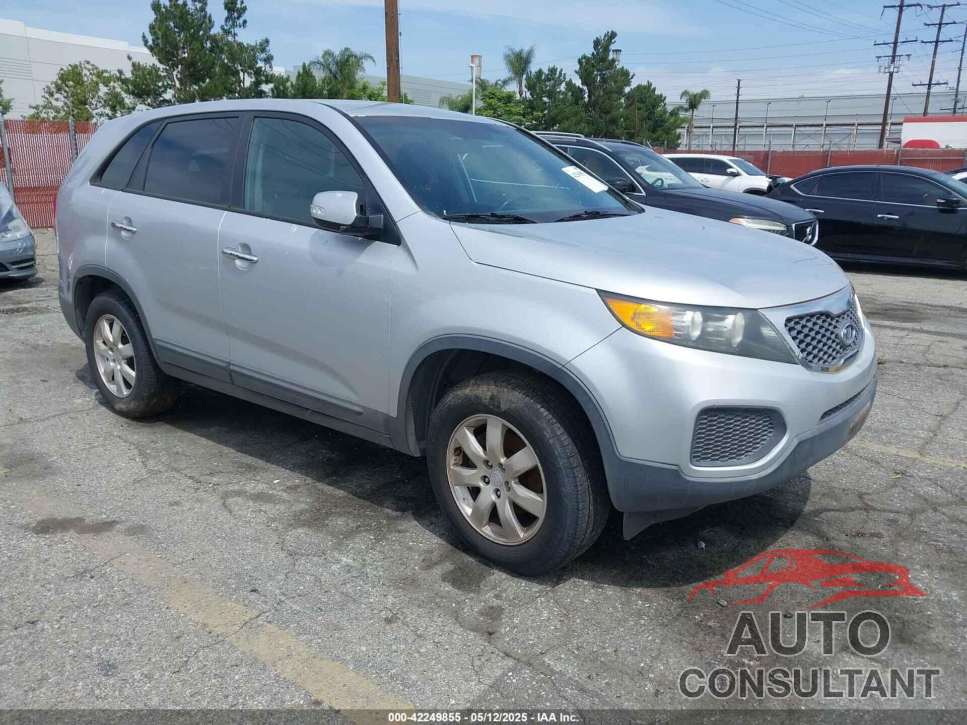 KIA SORENTO 2011 - 5XYKT3A14BG068565