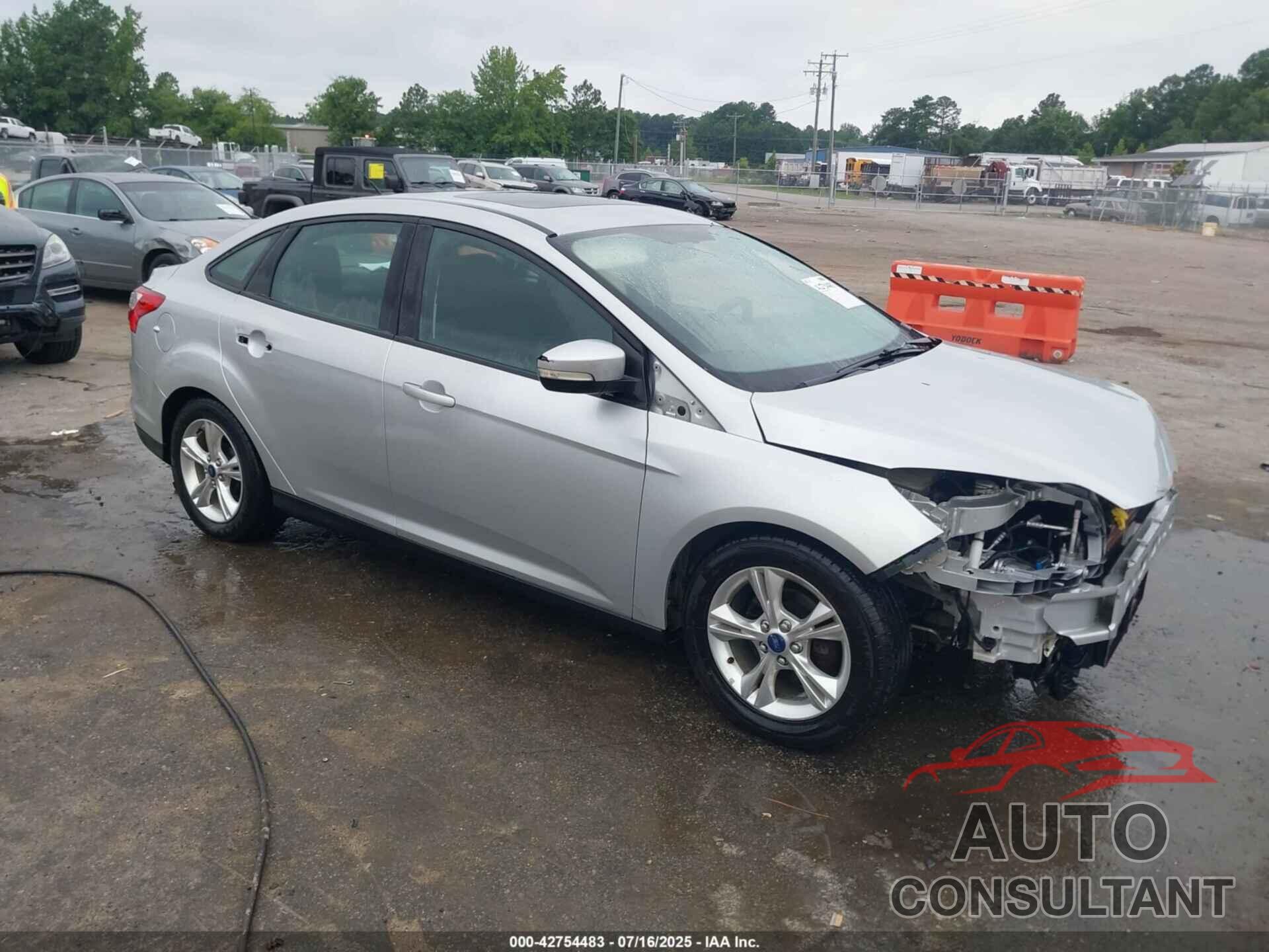 FORD FOCUS 2014 - 1FADP3F22EL322822