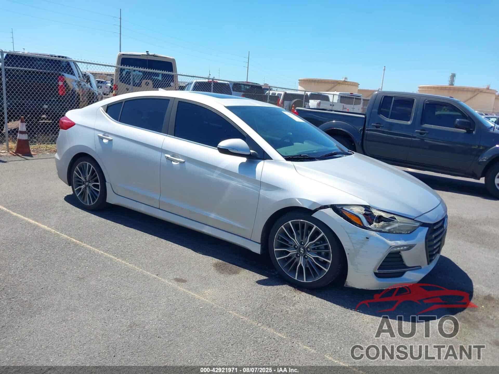 HYUNDAI ELANTRA 2018 - KMHD04LB6JU476961