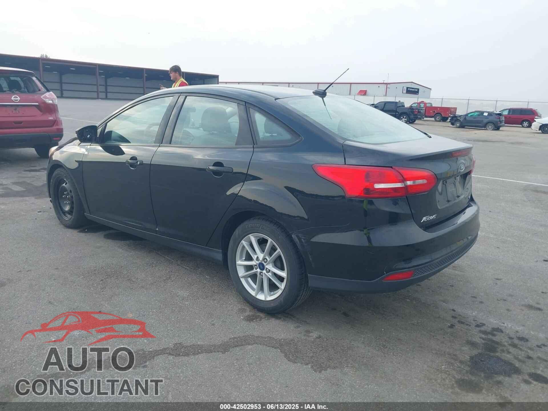 FORD FOCUS 2017 - 1FADP3F23HL228369