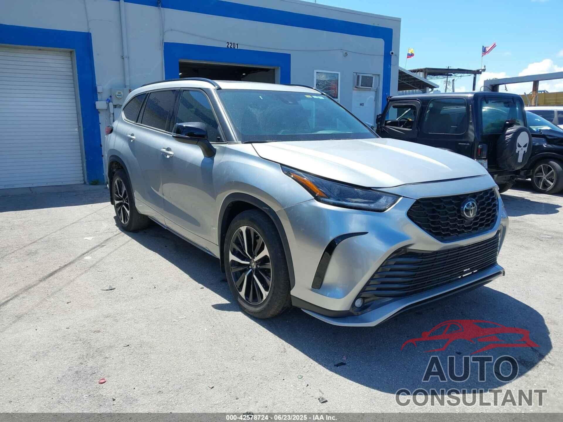 TOYOTA HIGHLANDER 2021 - 5TDLZRBH2MS113445