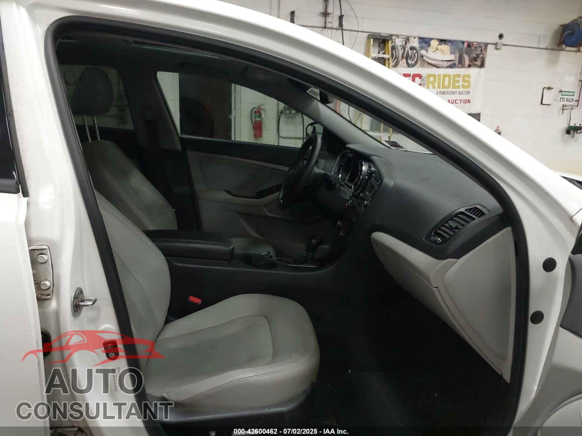 KIA OPTIMA 2011 - KNAGN4A71B5113171