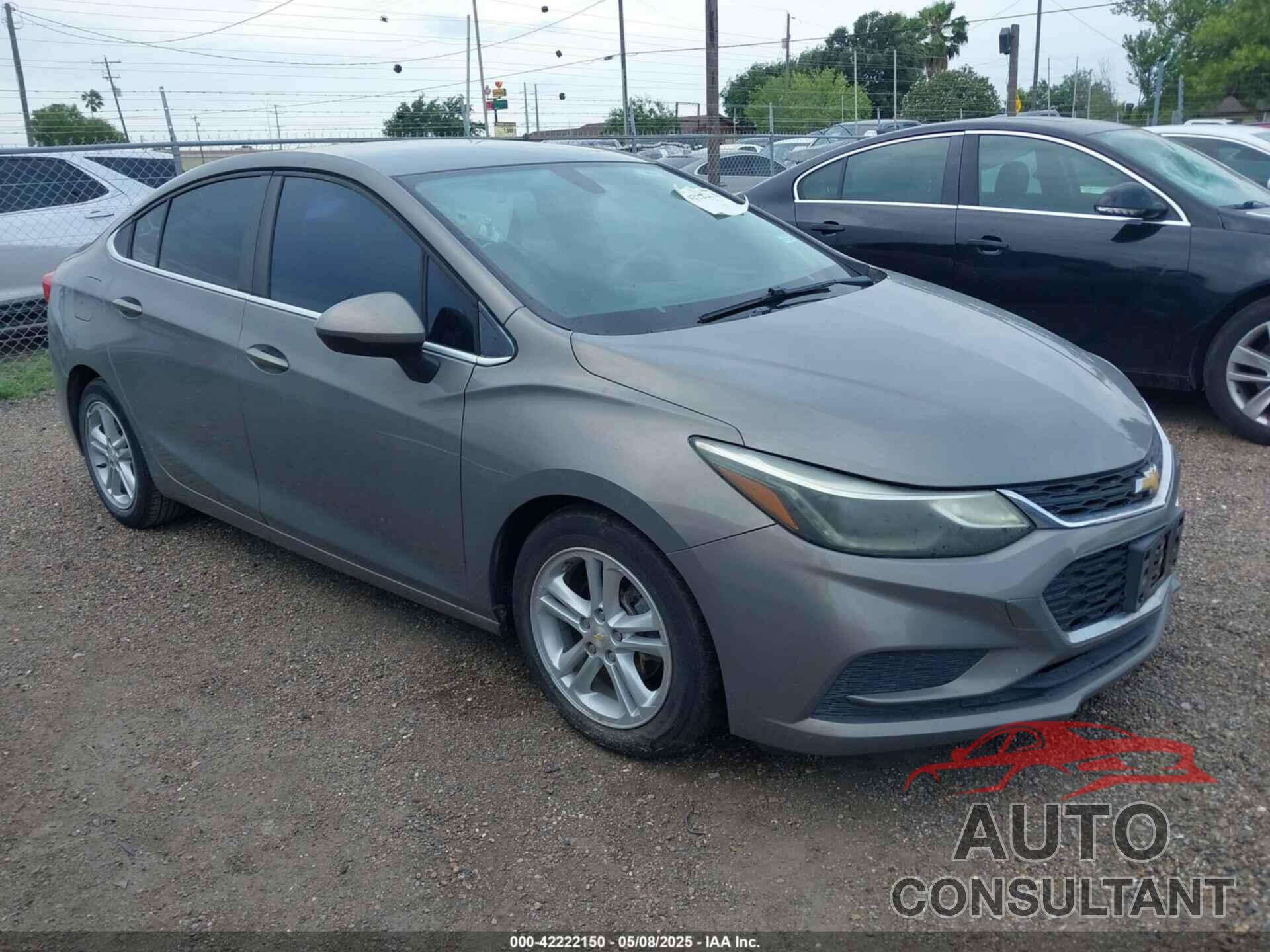 CHEVROLET CRUZE 2018 - 1G1BE5SM0J7134757
