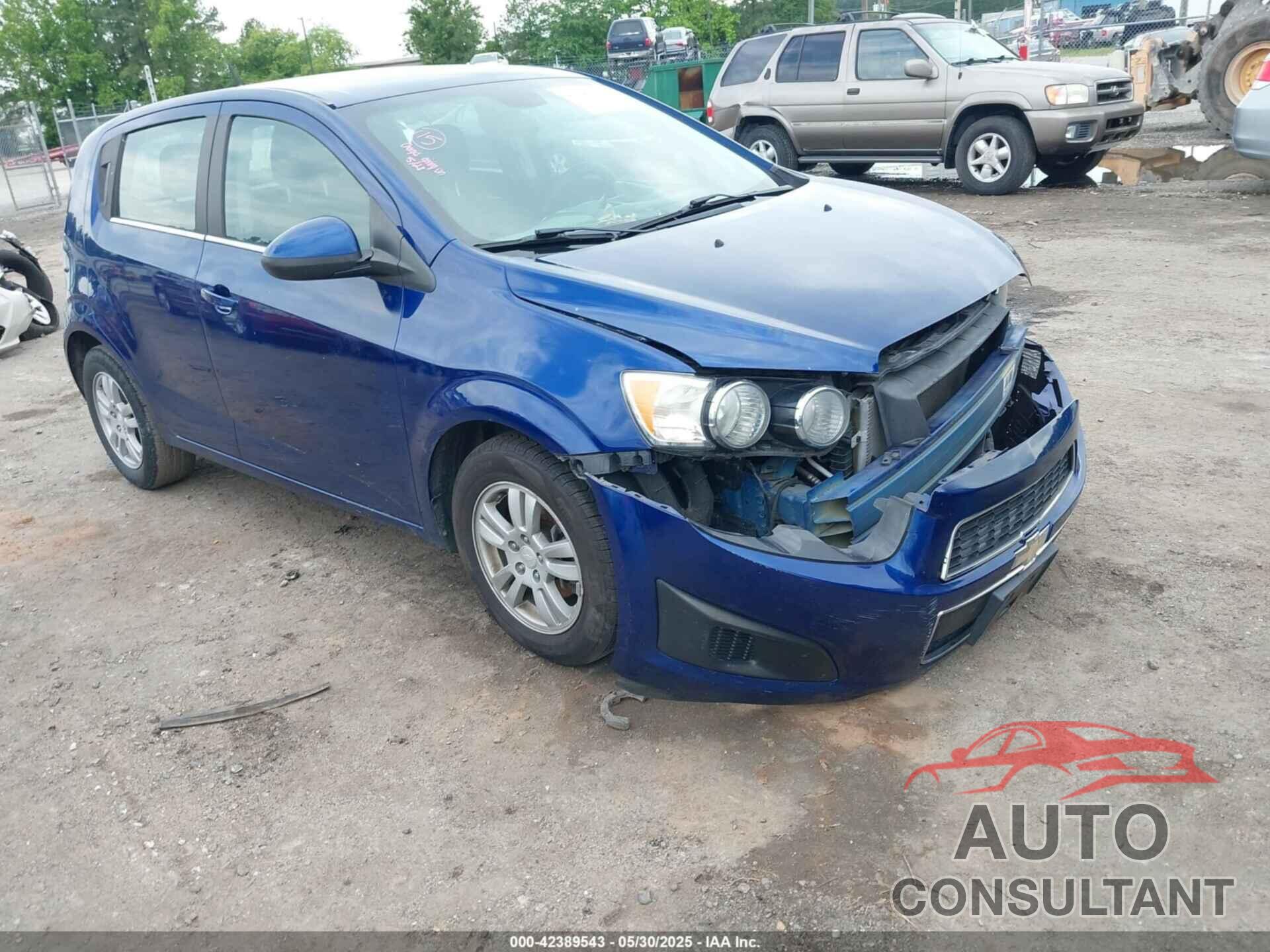 CHEVROLET SONIC 2013 - 1G1JC6SB2D4242521