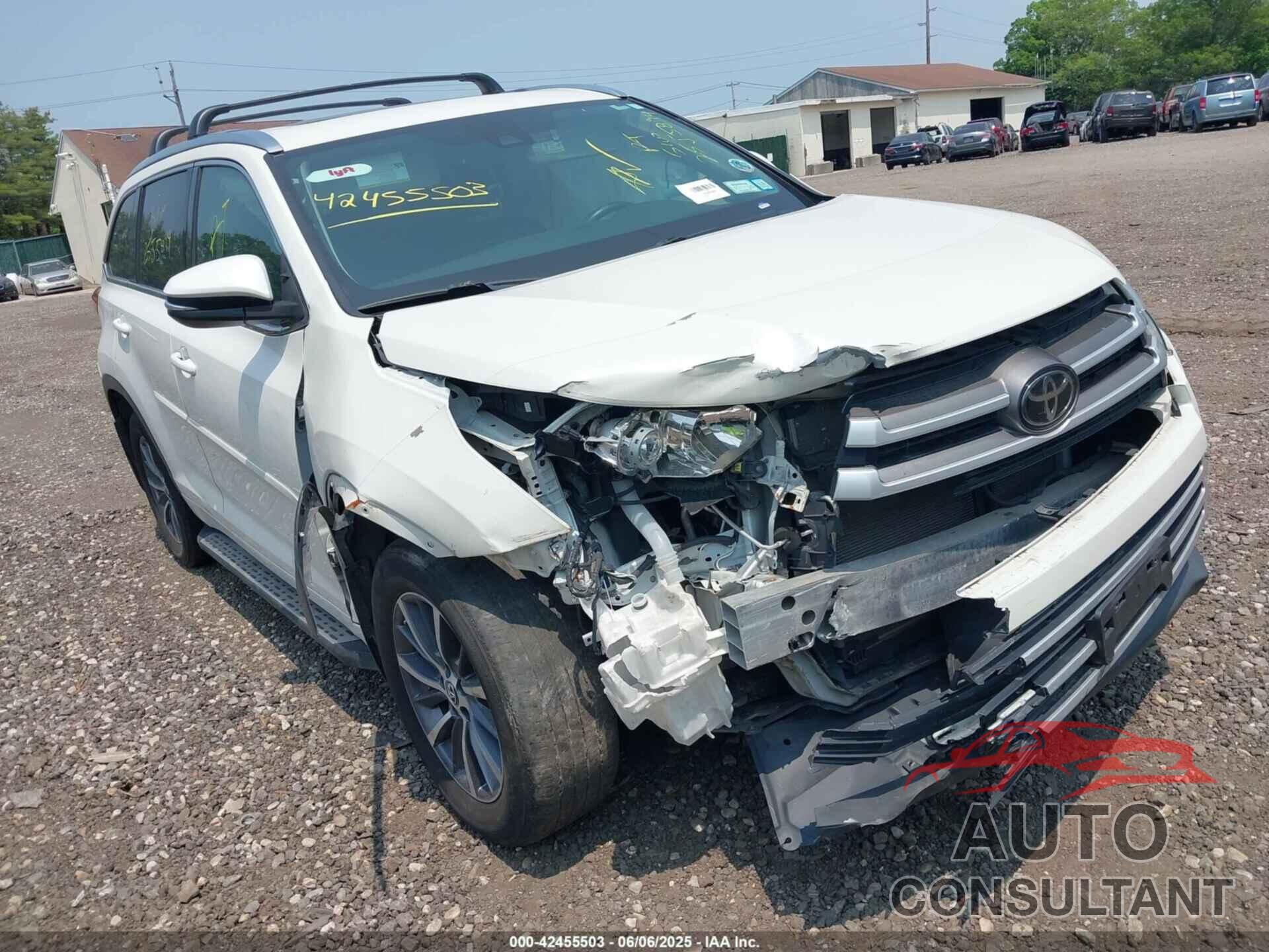 TOYOTA HIGHLANDER 2018 - 5TDJZRFH3JS877401