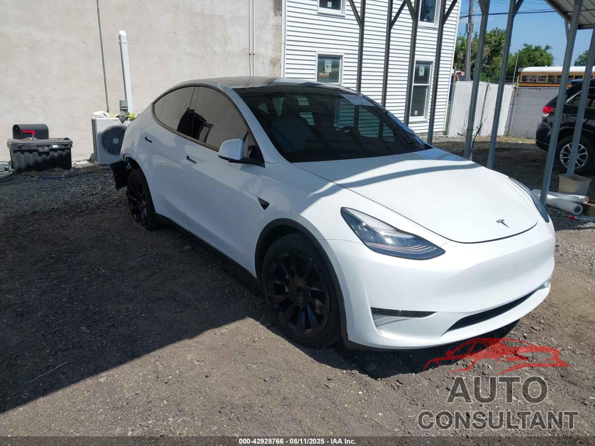 TESLA MODEL Y 2020 - 5YJYGDEF8LF037757