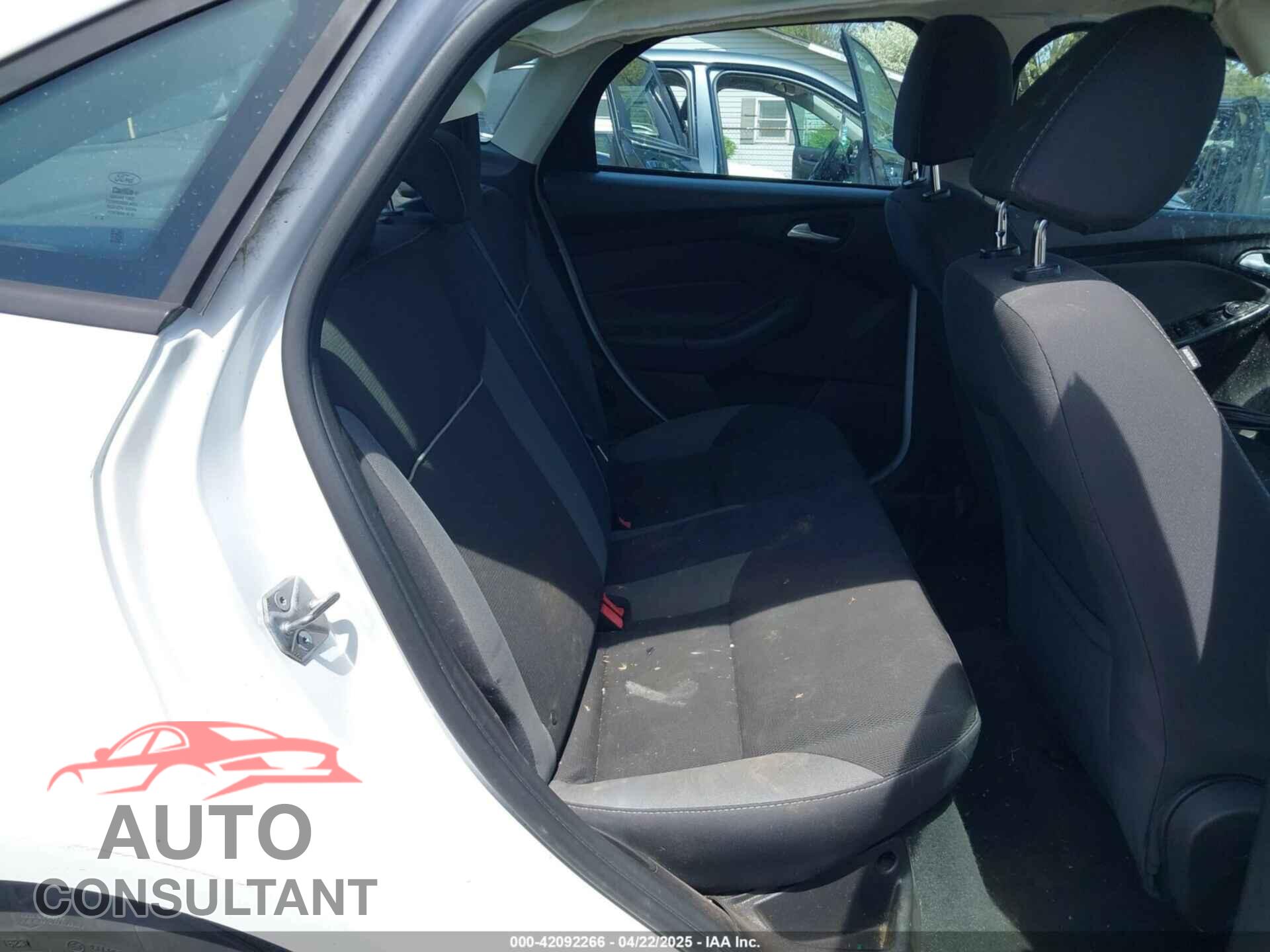 FORD FOCUS 2014 - 1FADP3F27EL334528