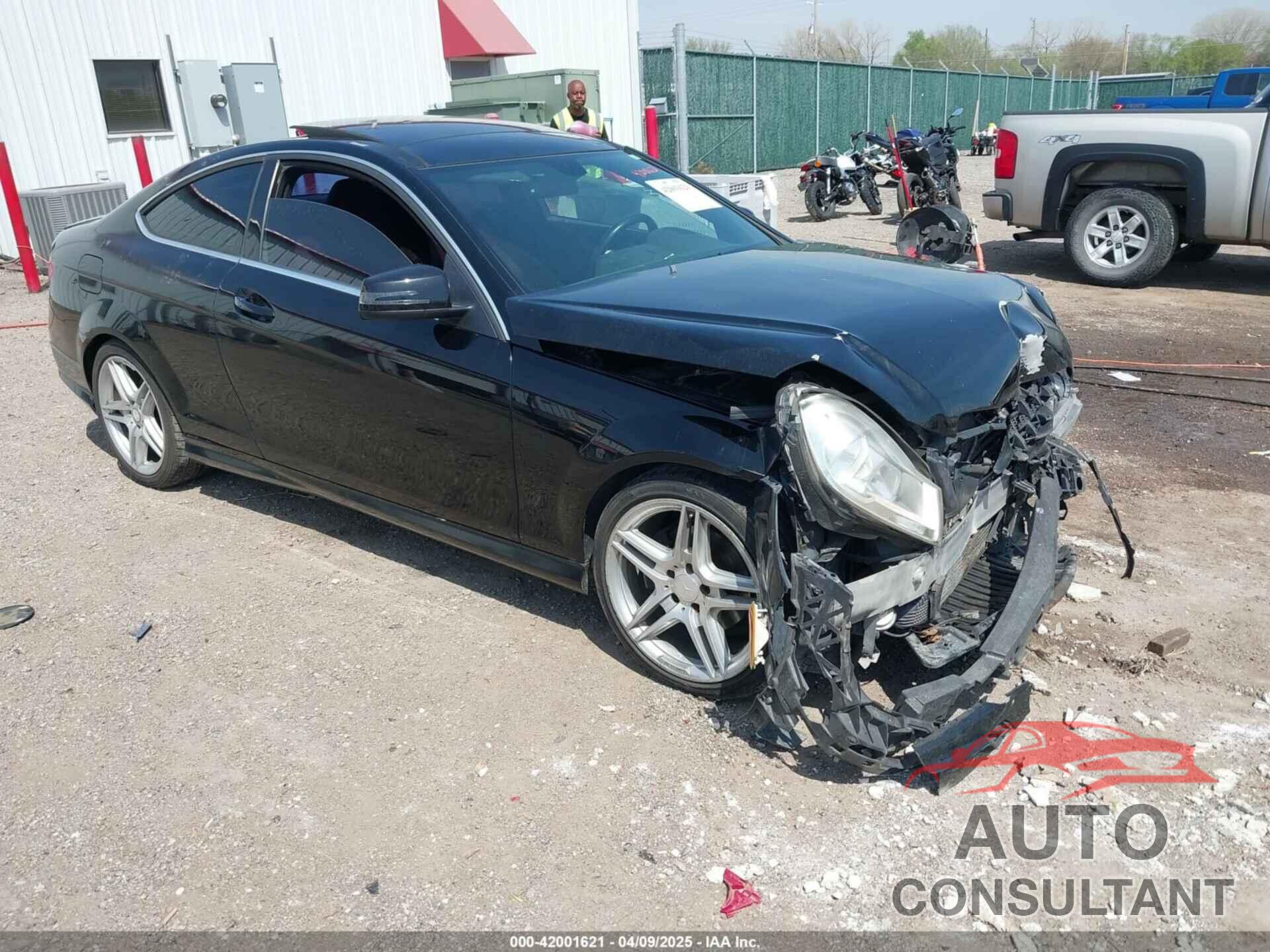 MERCEDES-BENZ C 250 2013 - WDDGJ4HB2DG086116