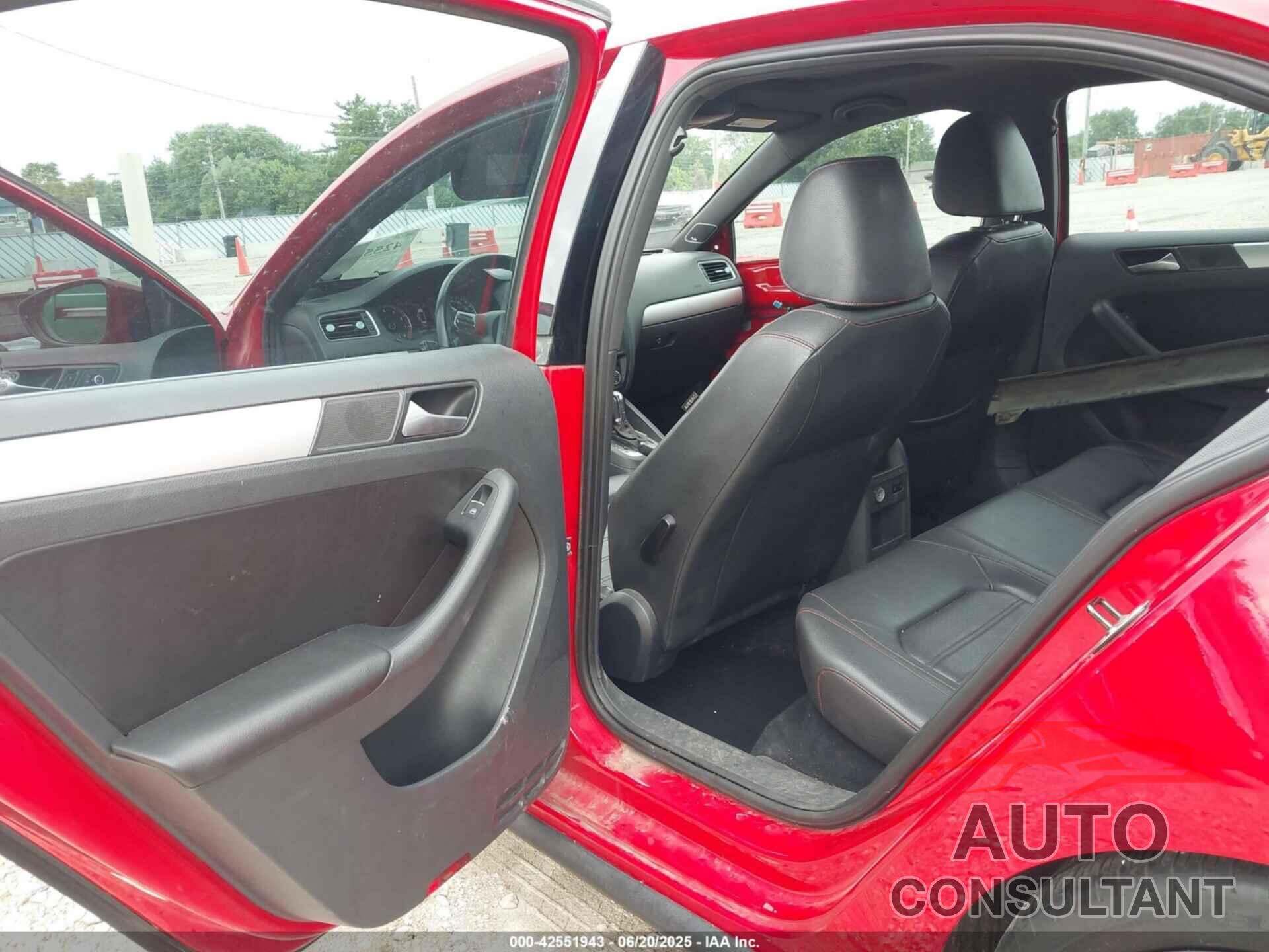 VOLKSWAGEN JETTA 2014 - 3VW4T7AJ9EM351239