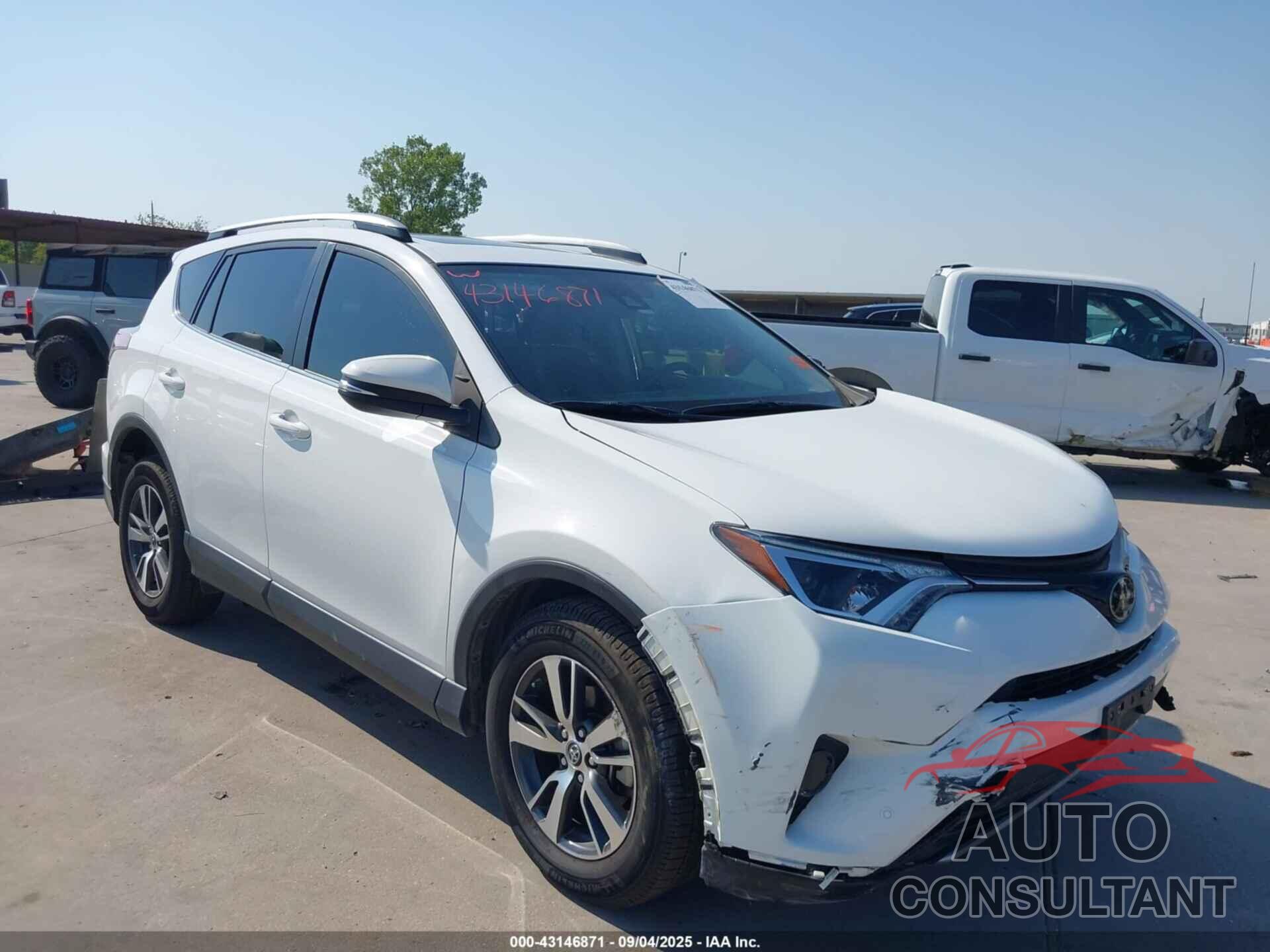 TOYOTA RAV4 2018 - JTMWFREV8JJ208415