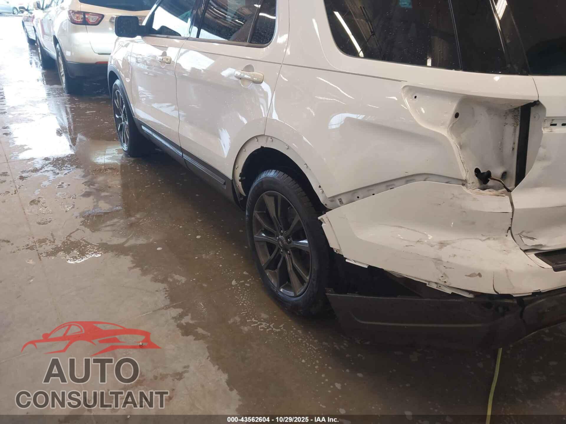 FORD EXPLORER 2018 - 1FM5K7D87JGB78632