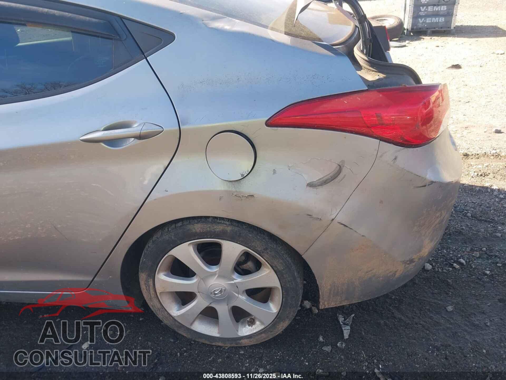 HYUNDAI ELANTRA 2013 - KMHDH4AE7DU859334