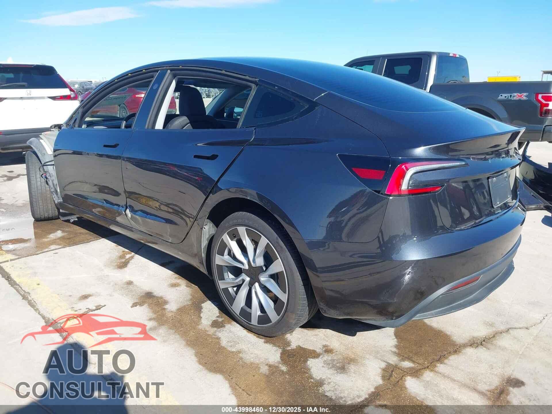 TESLA MODEL 3 2024 - 5YJ3E1EA4RF855644