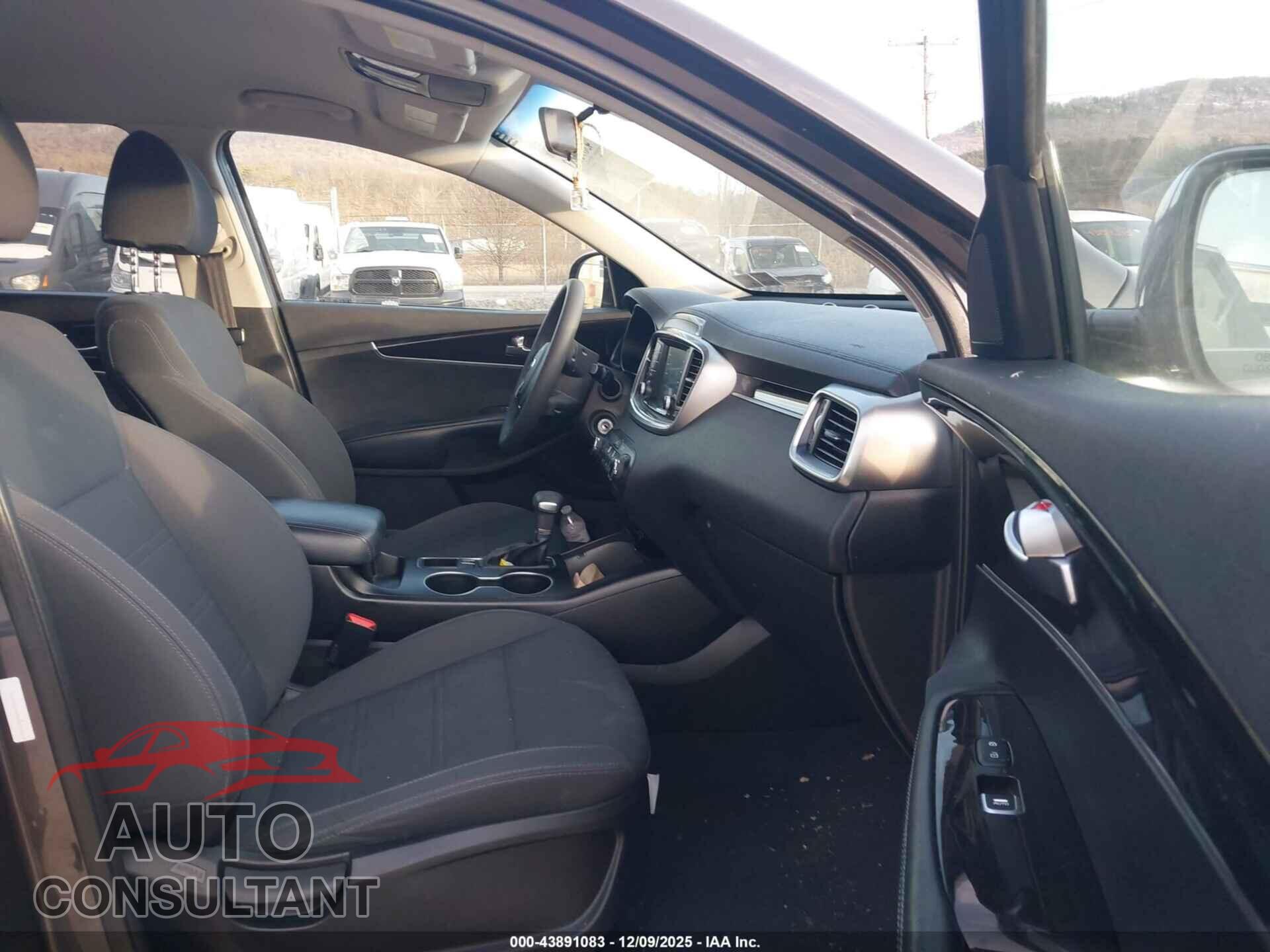 KIA SORENTO 2019 - 5XYPGDA30KG451663