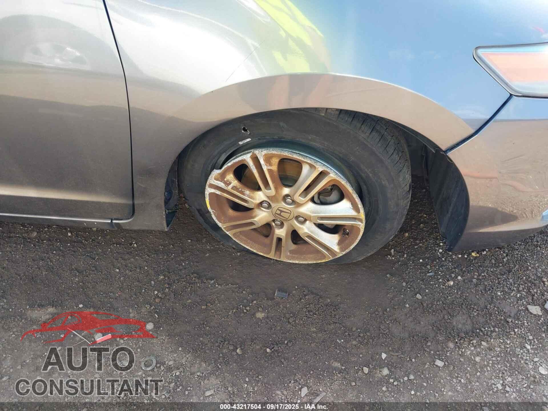 HONDA INSIGHT 2011 - JHMZE2H74BS005777