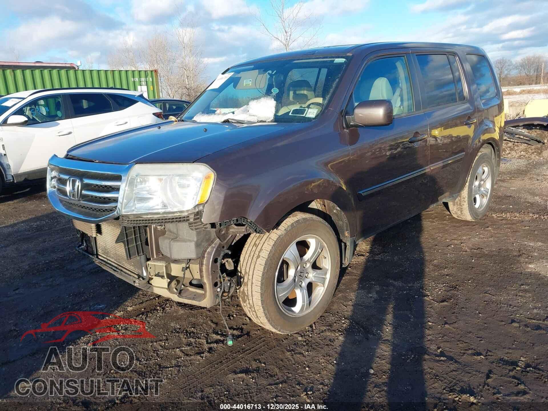 HONDA PILOT 2013 - 5FNYF4H48DB005258