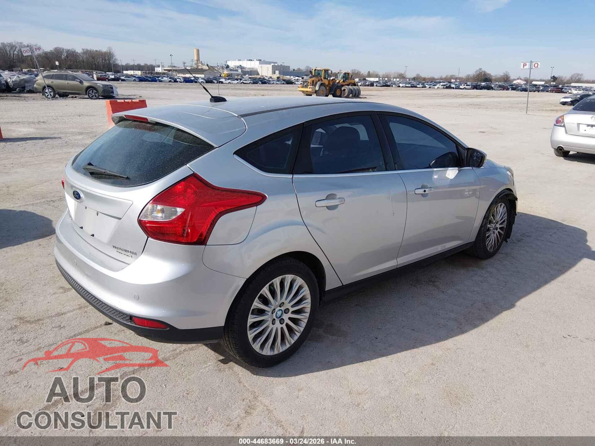 FORD FOCUS 2012 - 1FAHP3N24CL479932