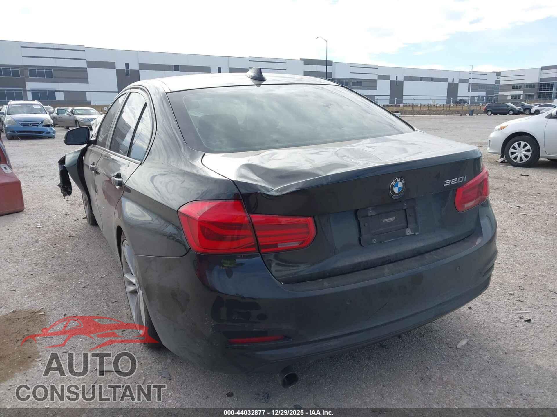 BMW 320I 2016 - WBA8A9C57GK617810