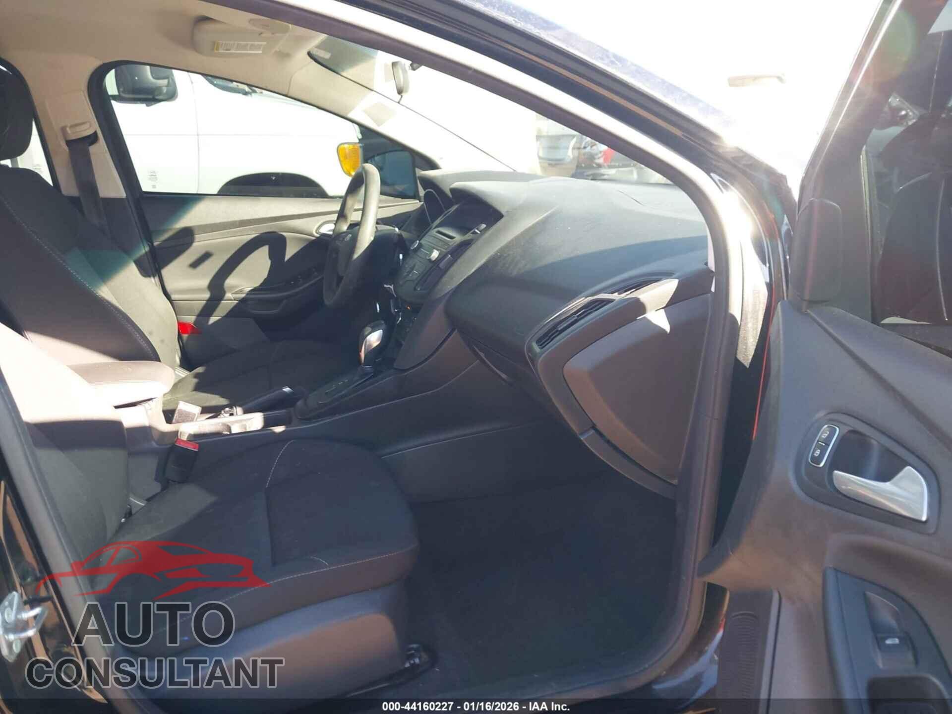 FORD FOCUS 2017 - 1FADP3F21HL245106