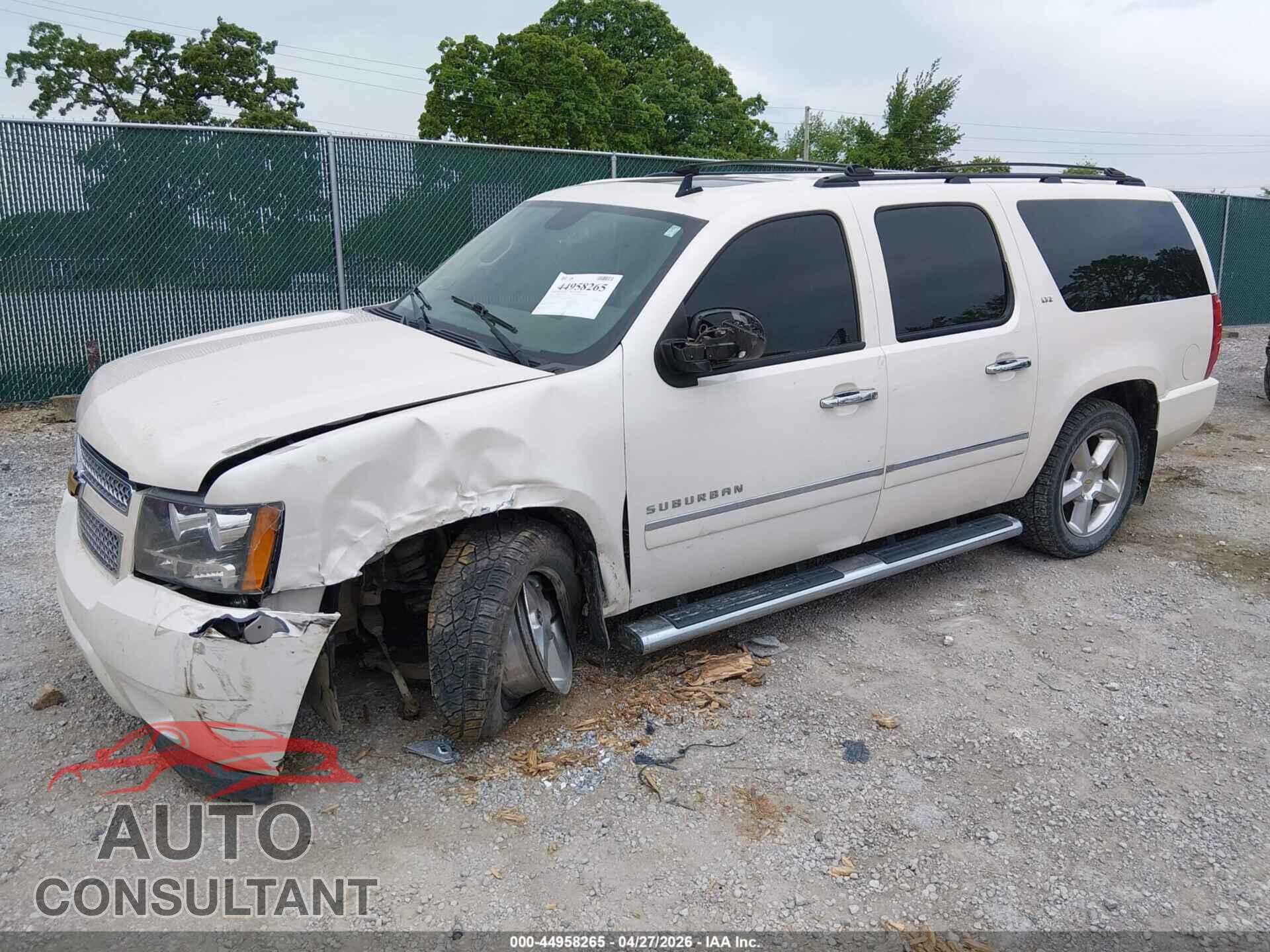 CHEVROLET SUBURBAN 1500 2013 - 1GNSKKE70DR193473