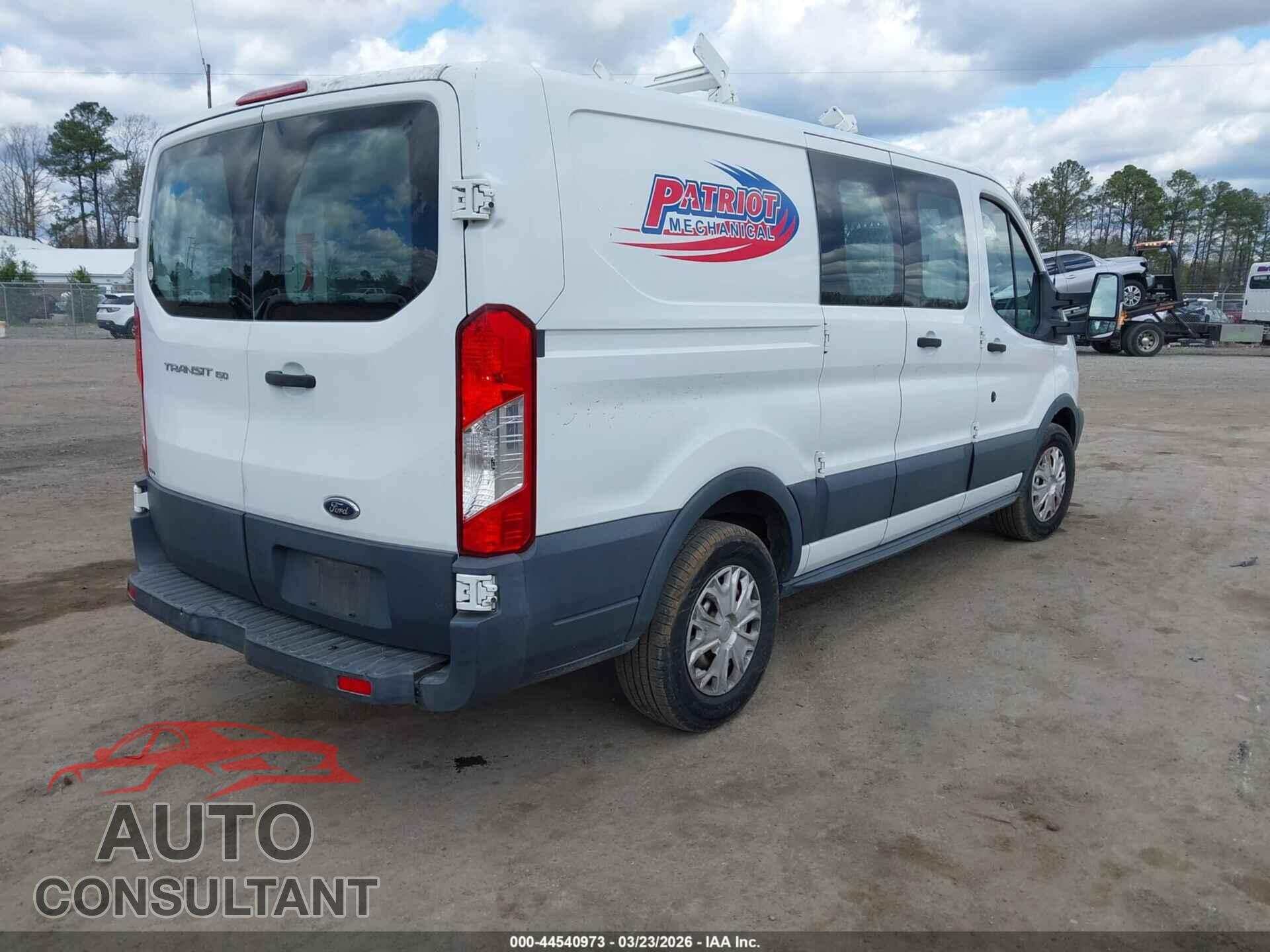 FORD TRANSIT-150 2015 - 1FTNE1ZM7FKA90425
