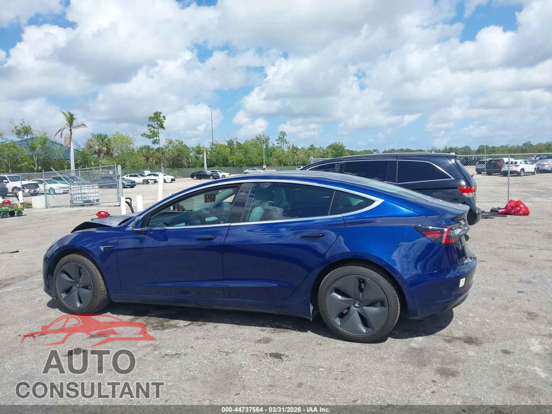 TESLA MODEL 3 2018 - 5YJ3E1EB2JF096537