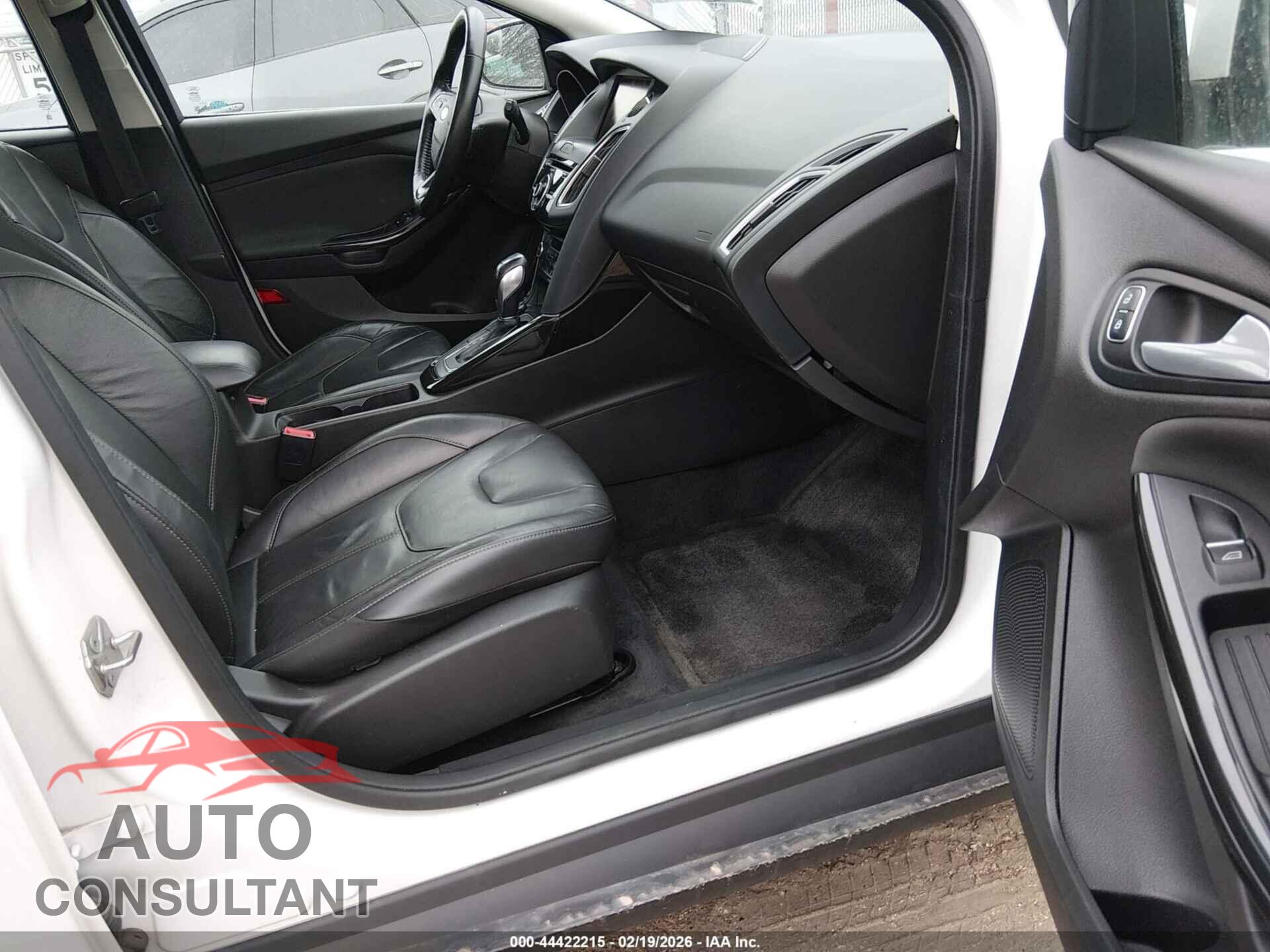 FORD FOCUS 2015 - 1FADP3N20FL378745