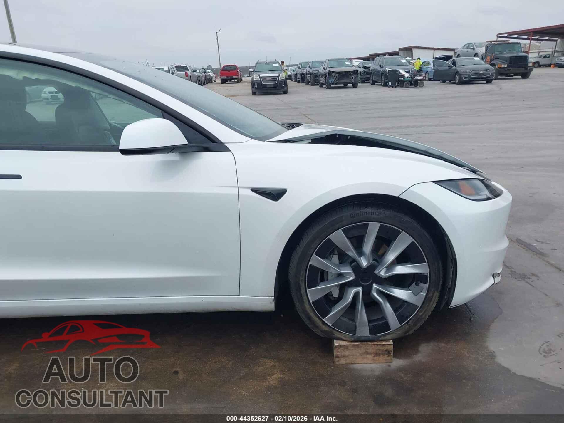 TESLA MODEL 3 2024 - 5YJ3E1EB8RF736018