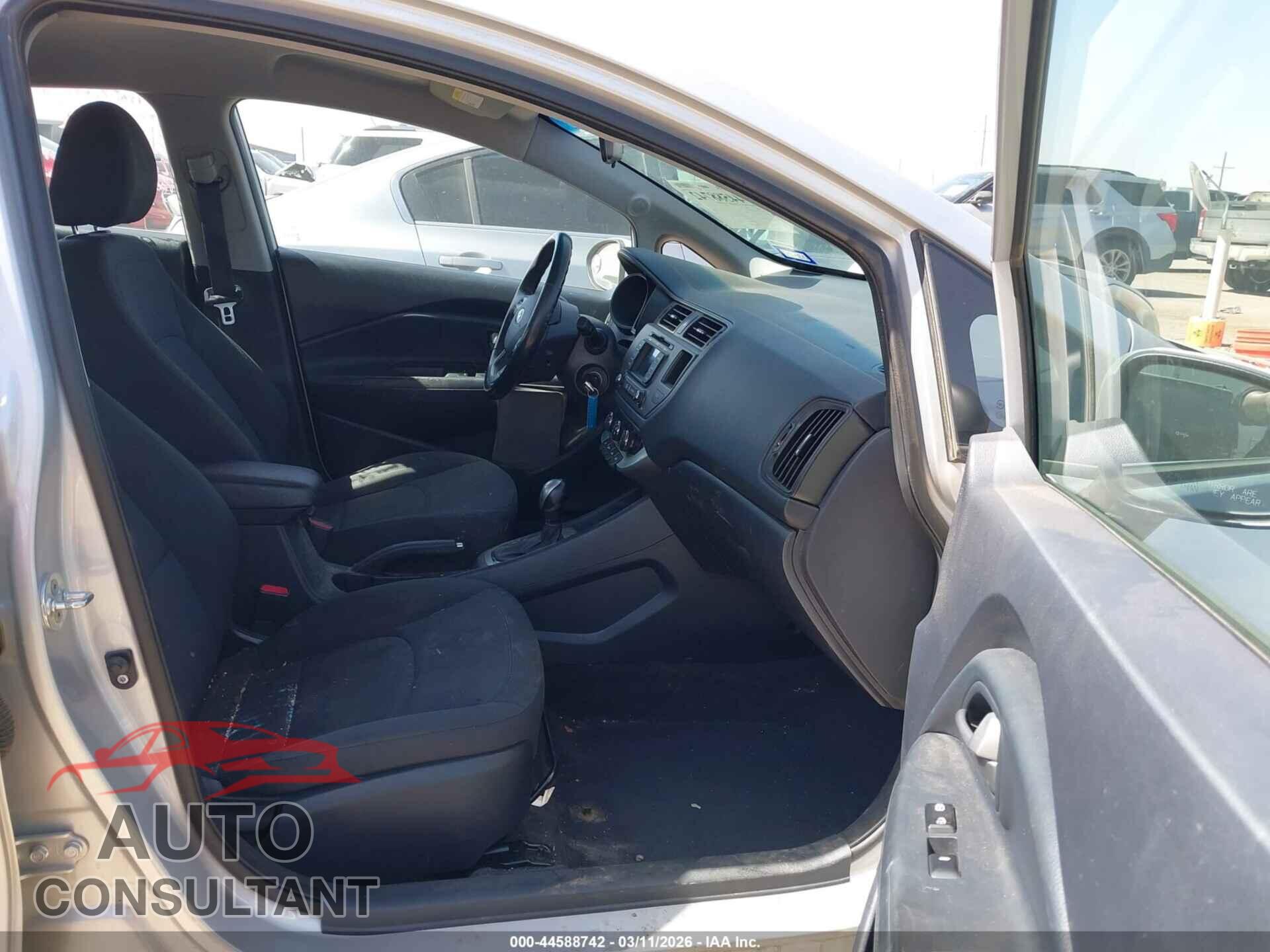 KIA RIO 2014 - KNADN4A38E6381147